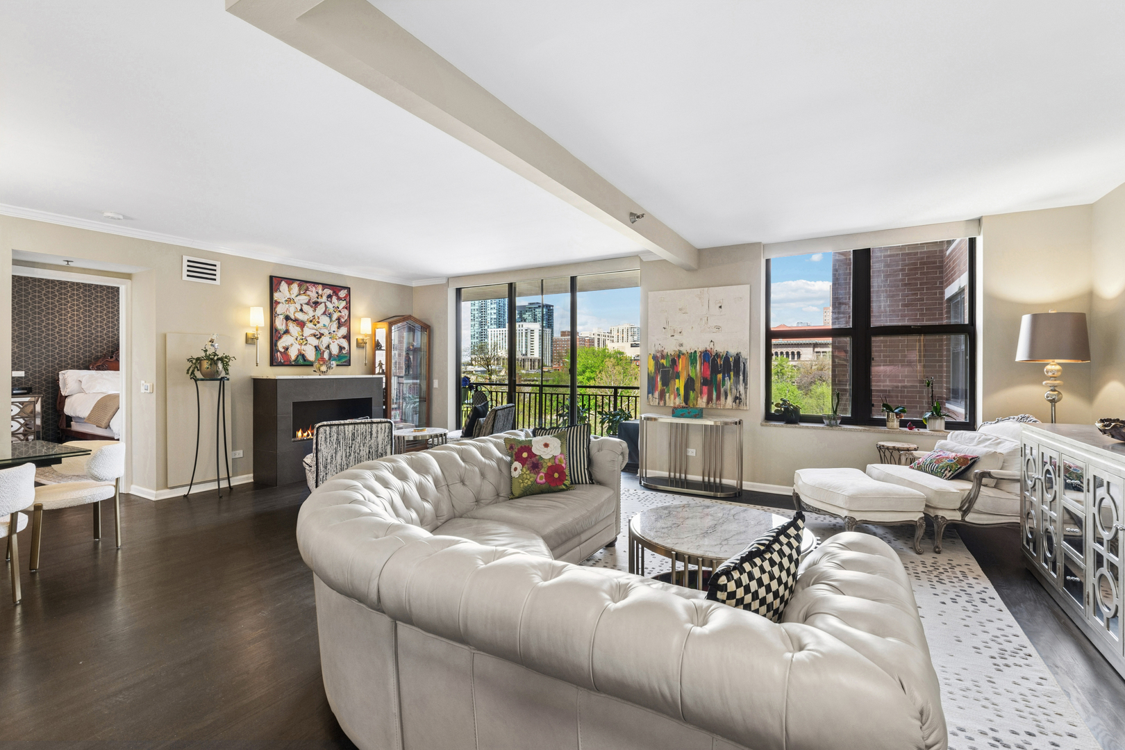 55 W Delaware Place Unit: 607