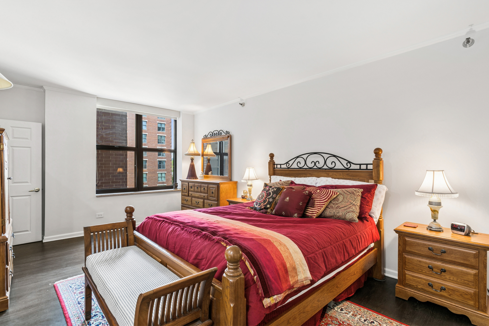 55 W Delaware Place Unit: 607