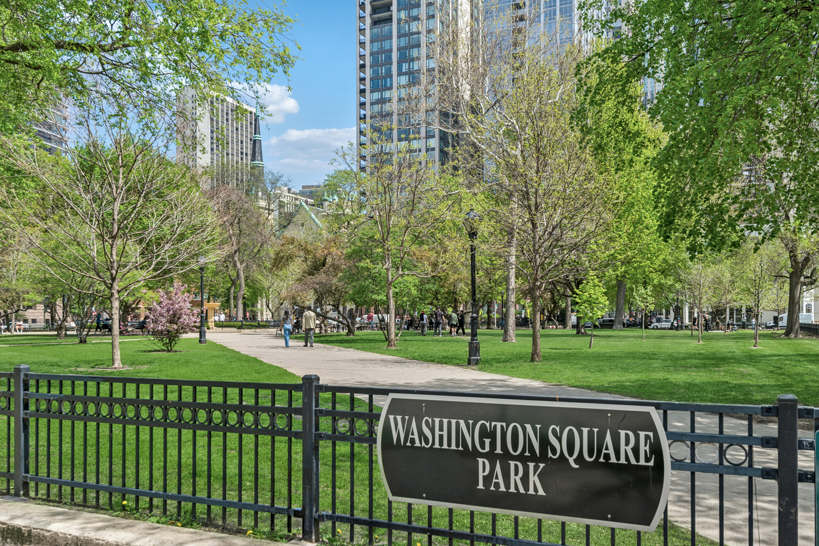 55 W Delaware Place Unit: 607