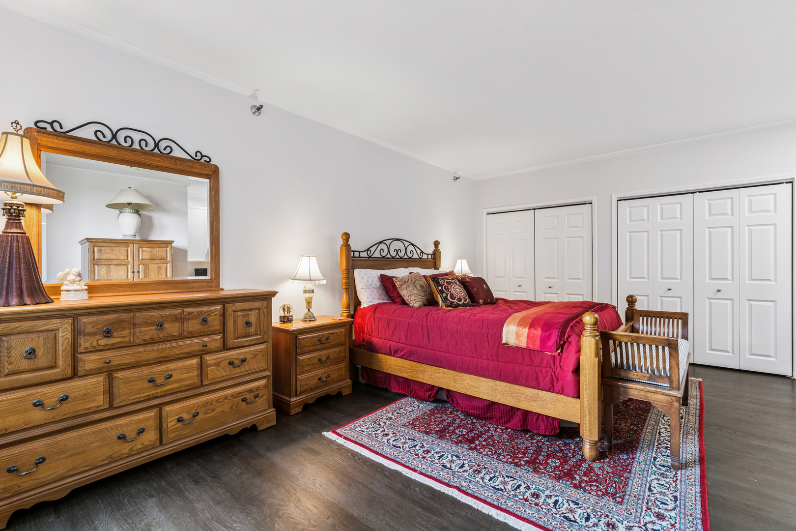 55 W Delaware Place Unit: 607