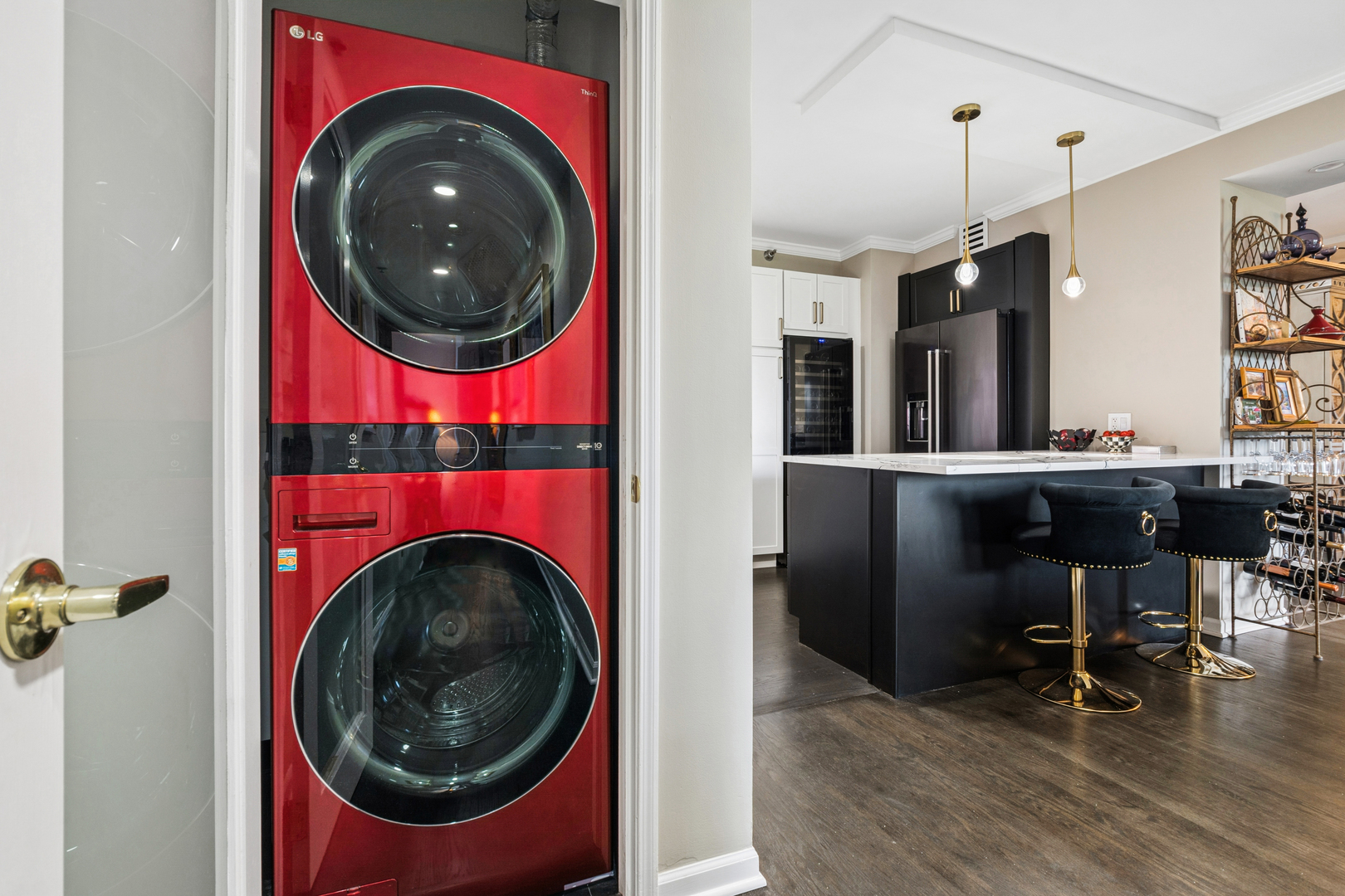 55 W Delaware Place Unit: 607