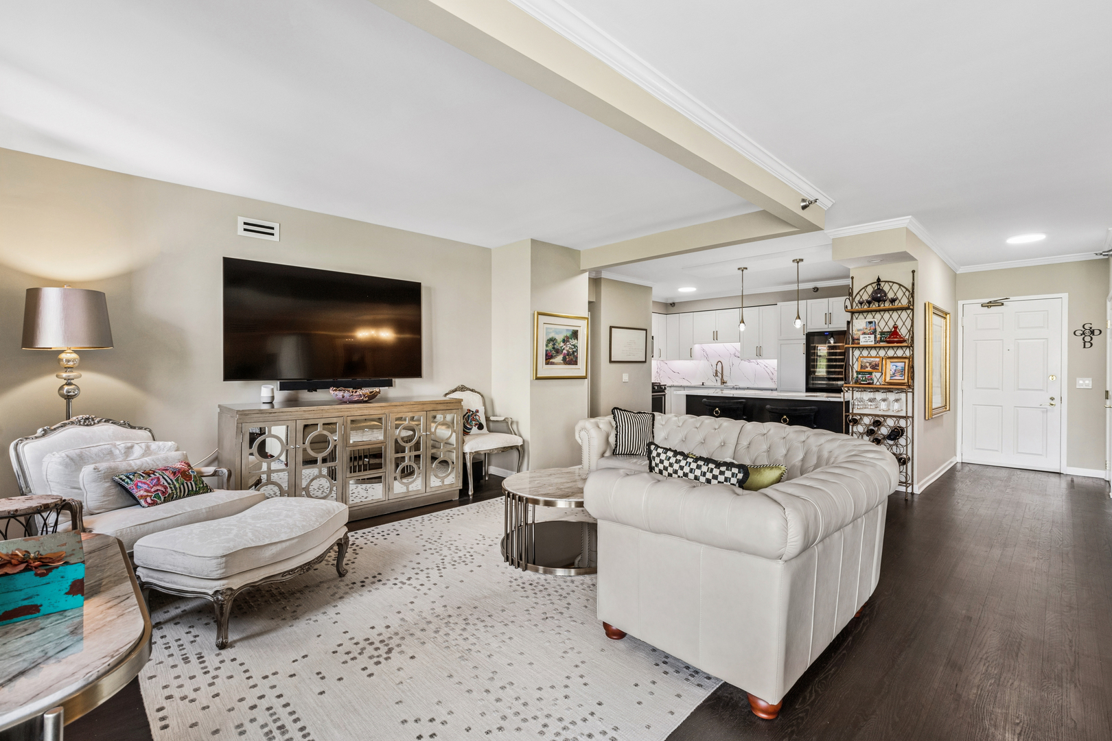 55 W Delaware Place Unit: 607