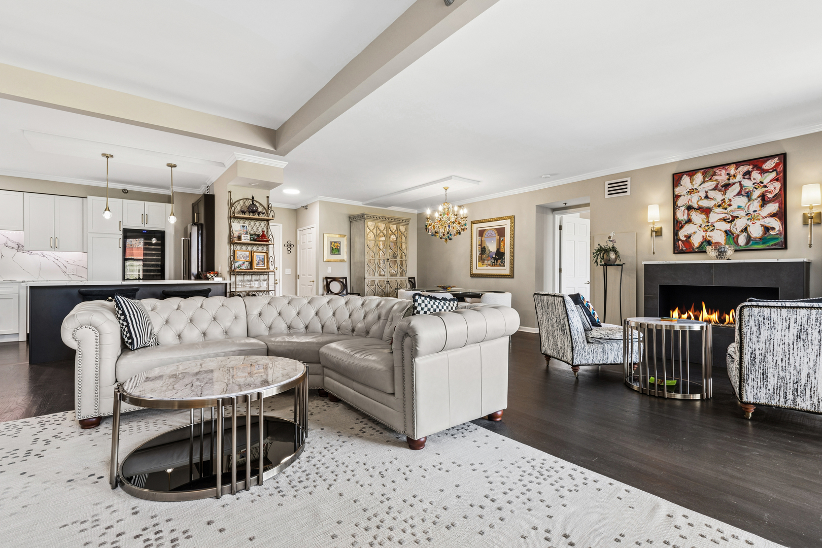 55 W Delaware Place Unit: 607