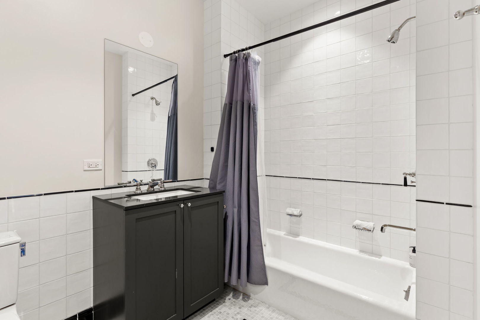 21 N May Street Unit: 405