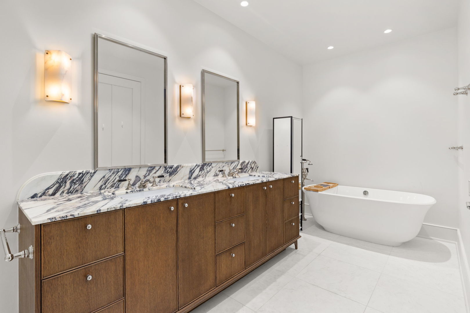 21 N May Street Unit: 405