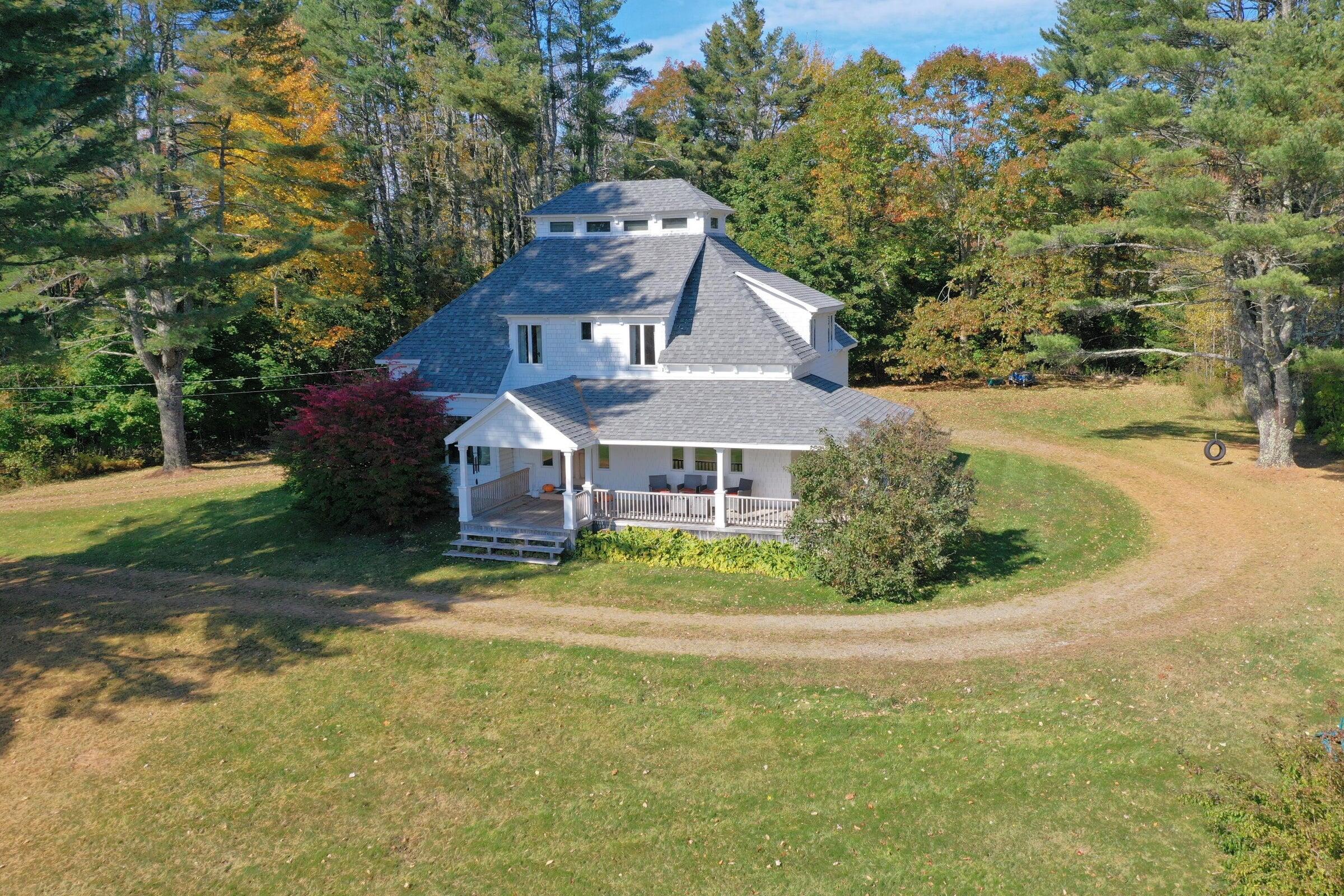 26 Old Searsport Avenue