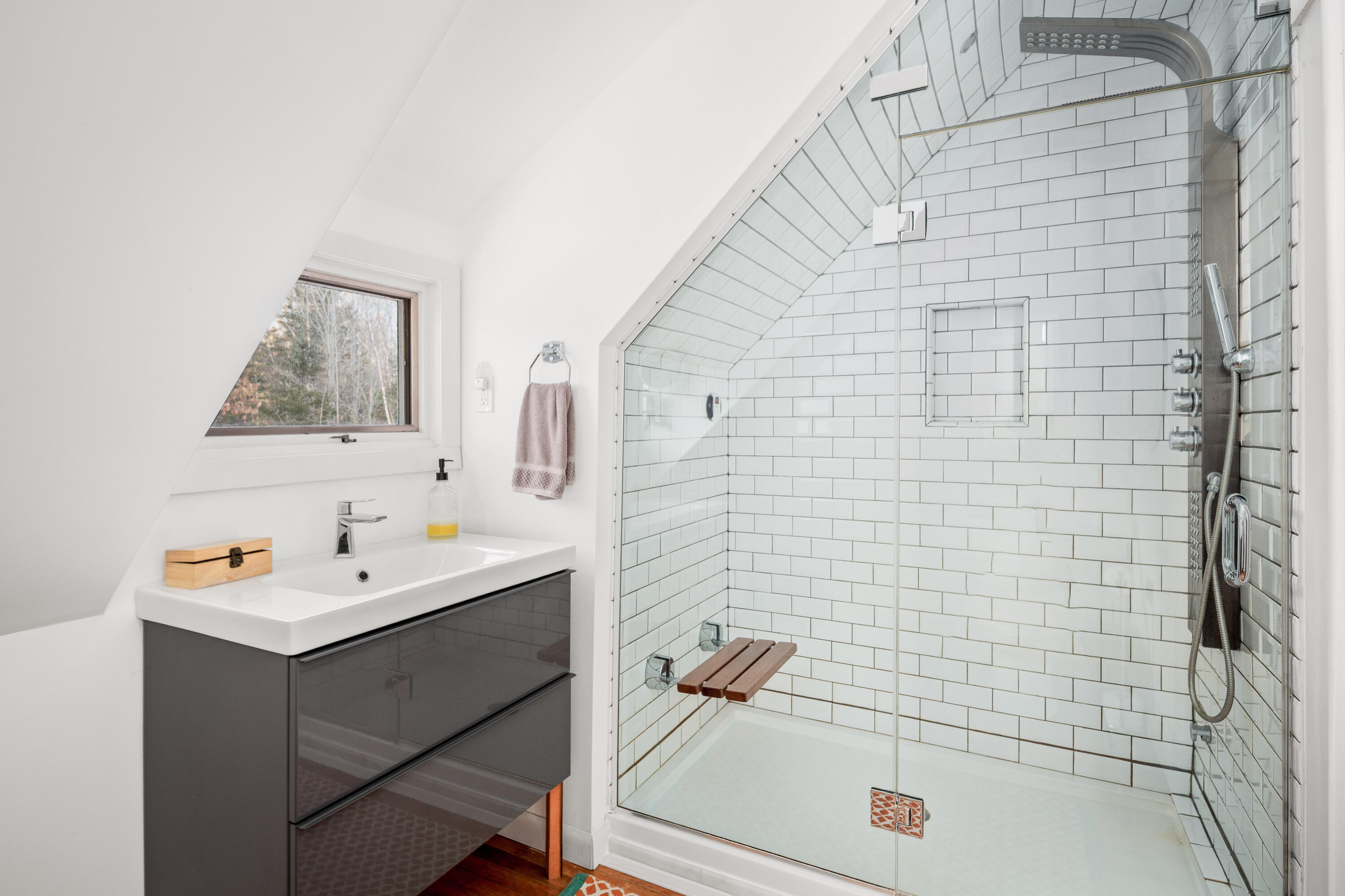 26 Old Searsport Avenue