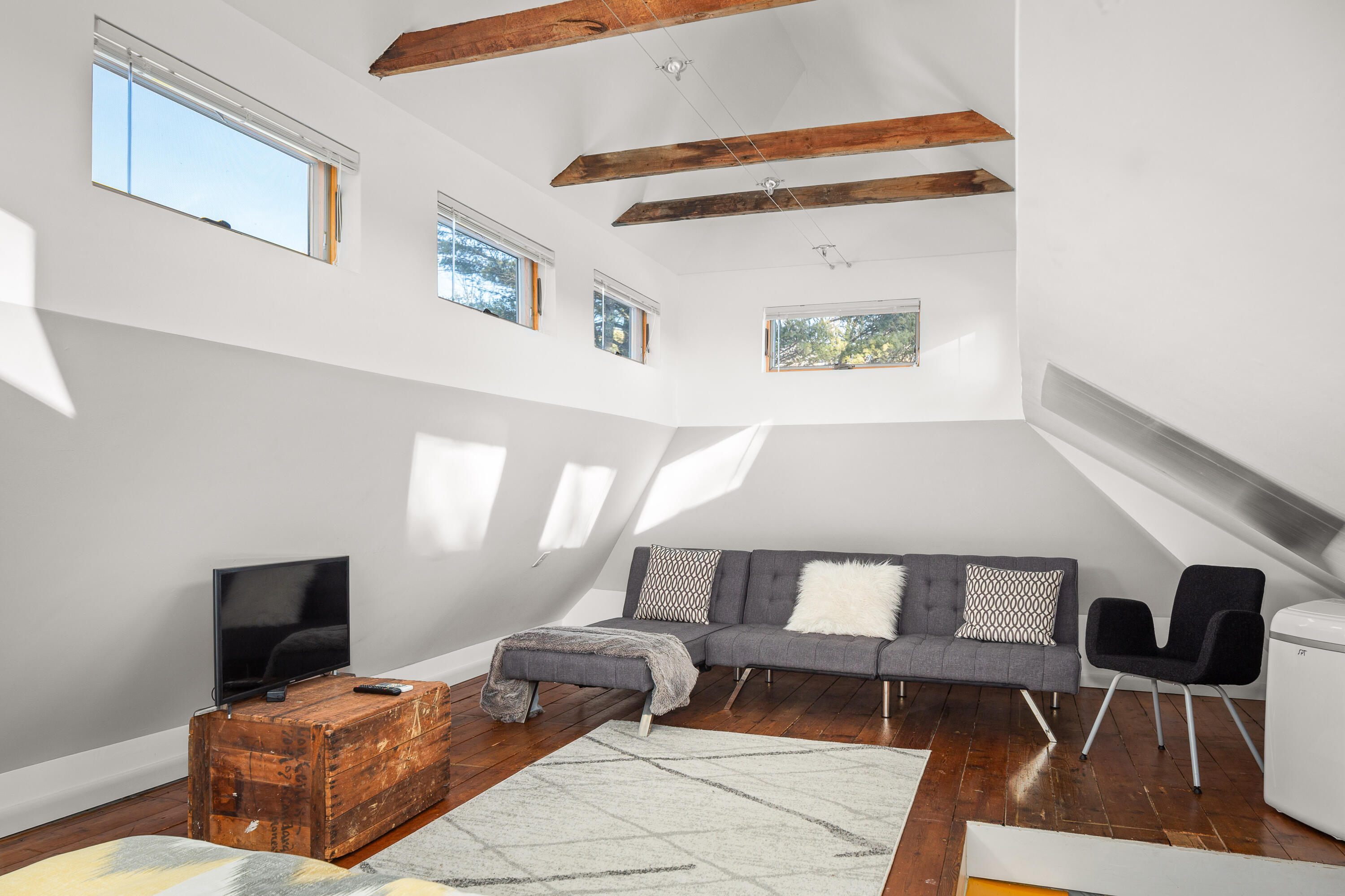 26 Old Searsport Avenue