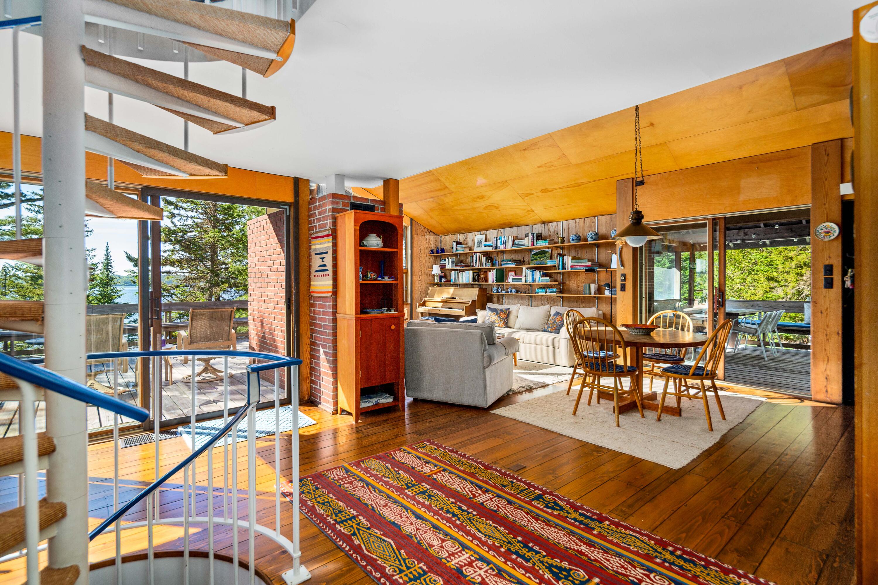 16 Modin Lane