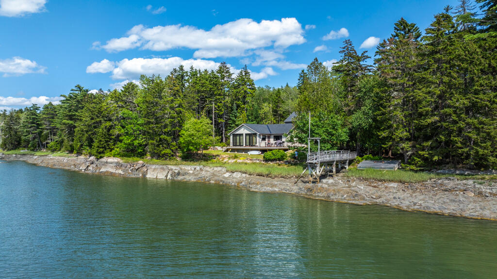 22 Little Crow Point