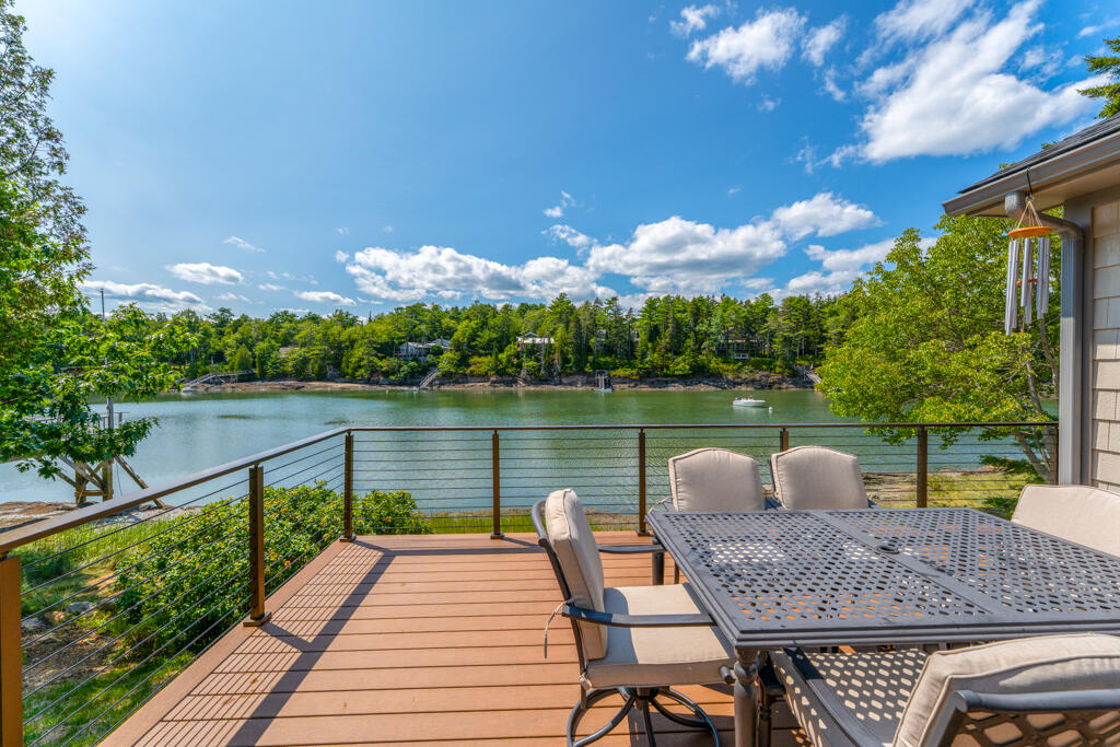 22 Little Crow Point