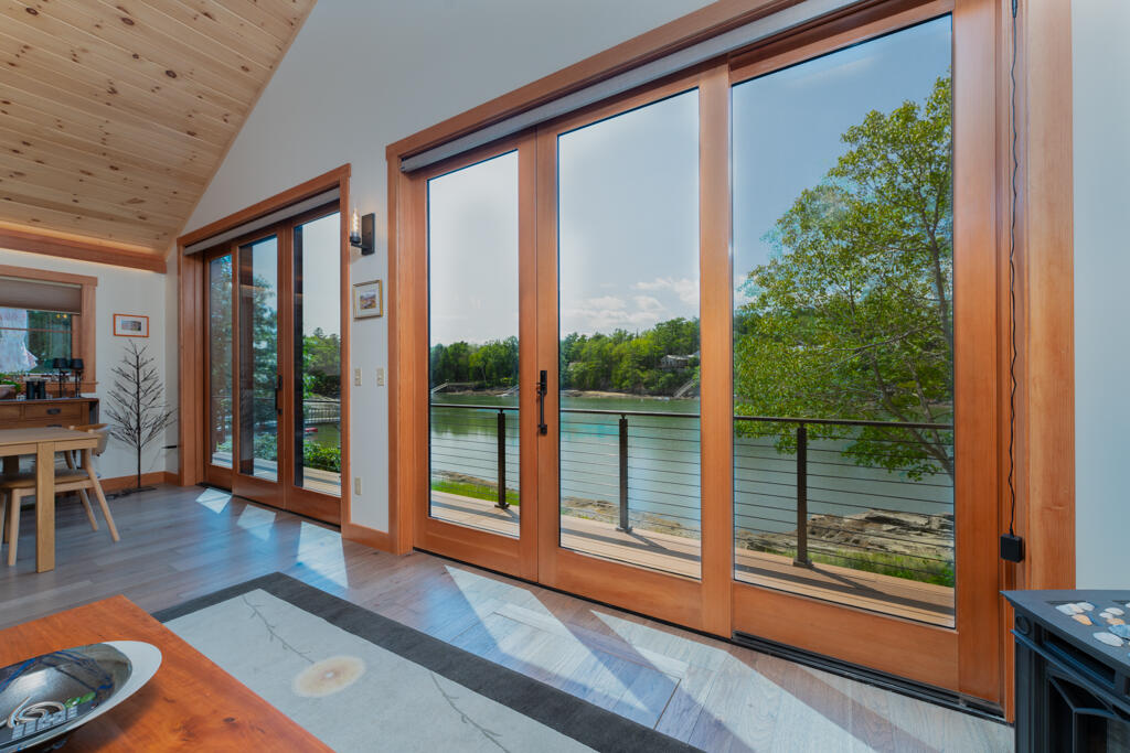22 Little Crow Point