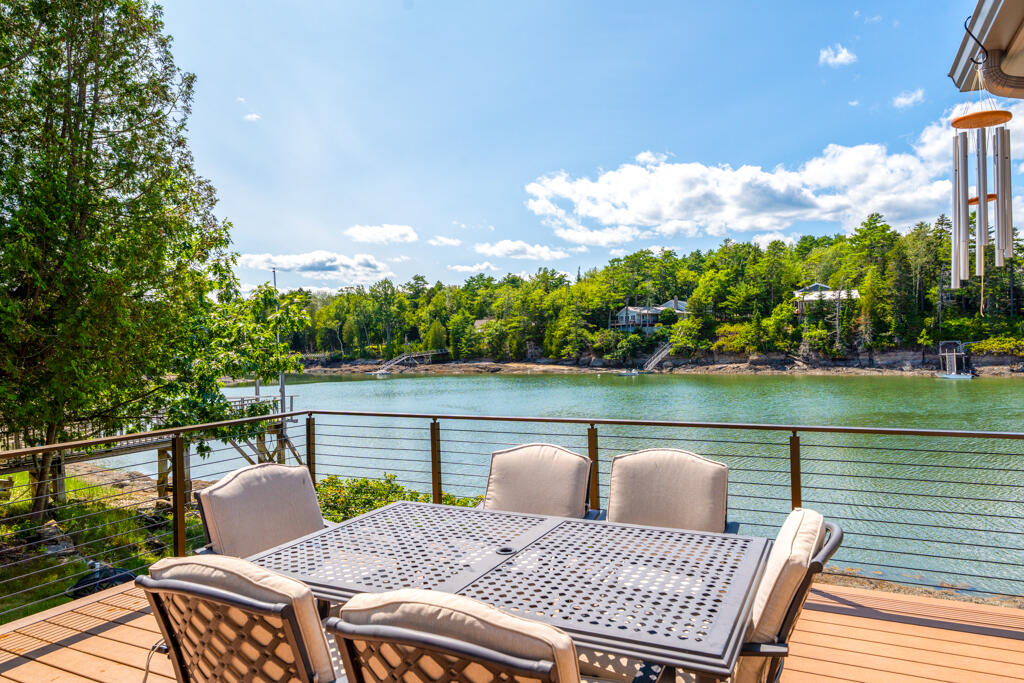 22 Little Crow Point