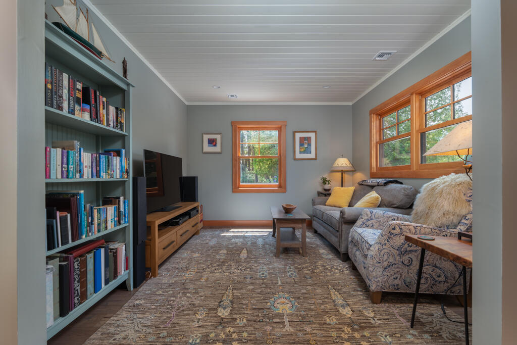 22 Little Crow Point