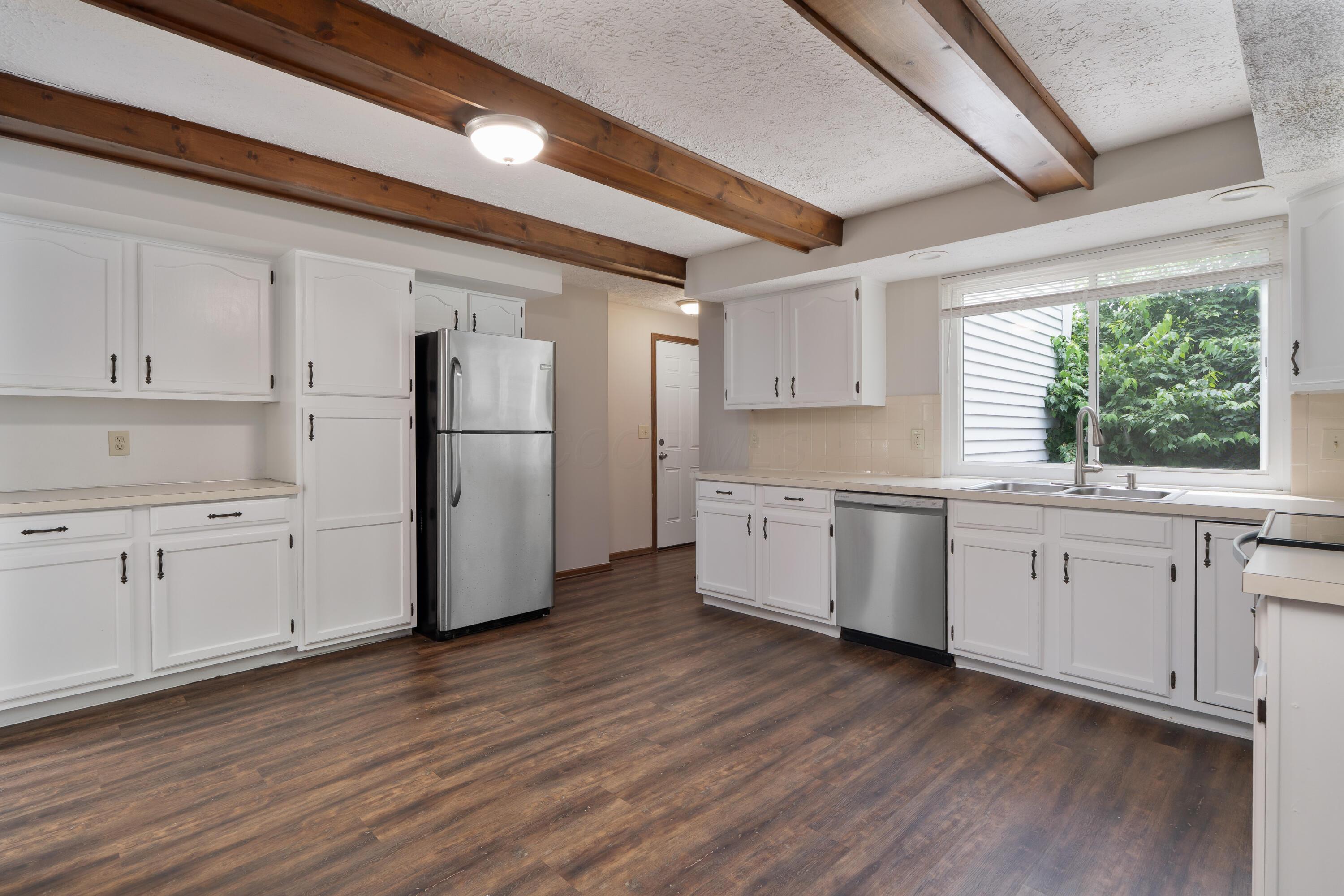 7552 Deer Creek Drive