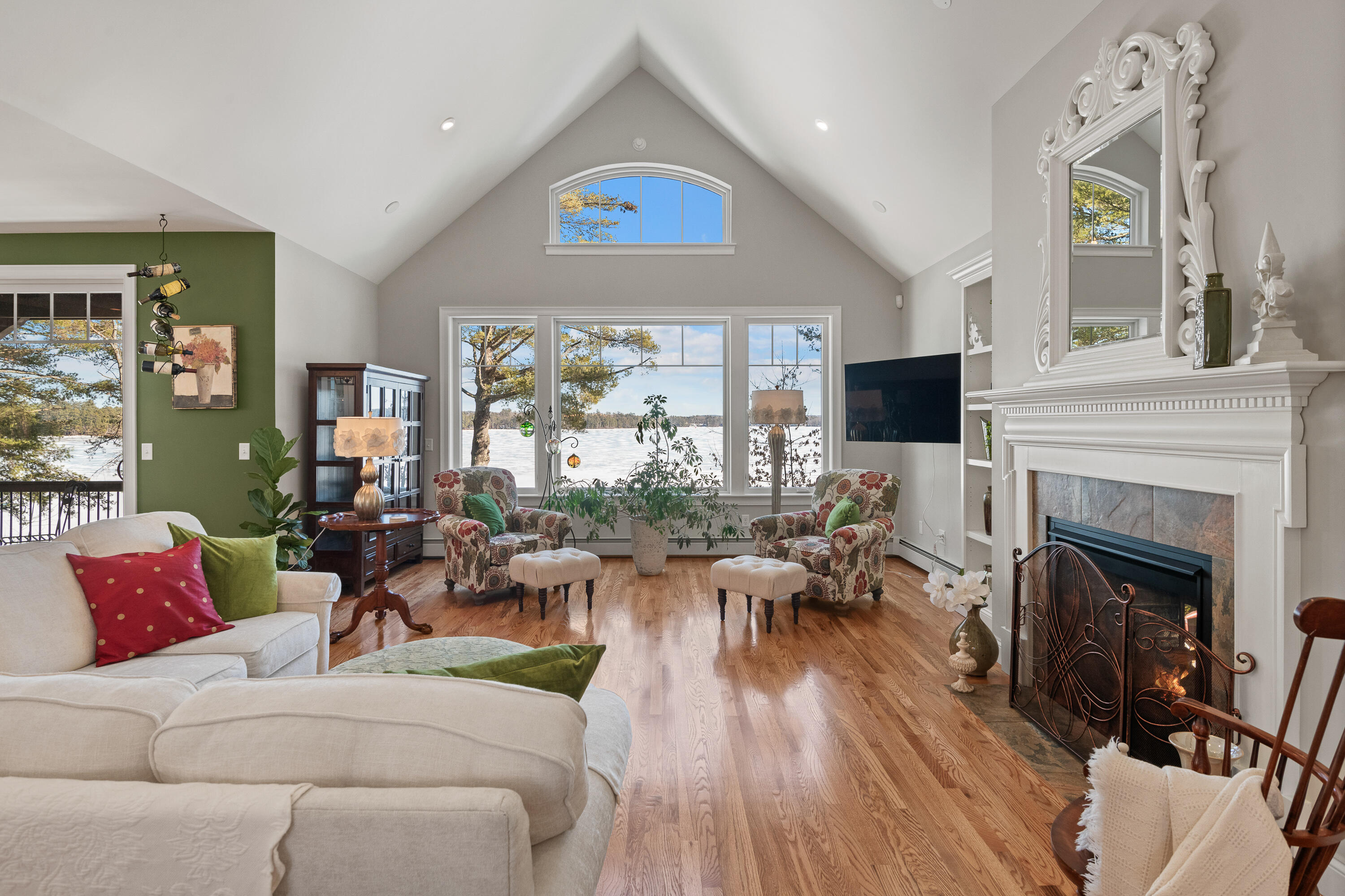 936 W Shore Drive