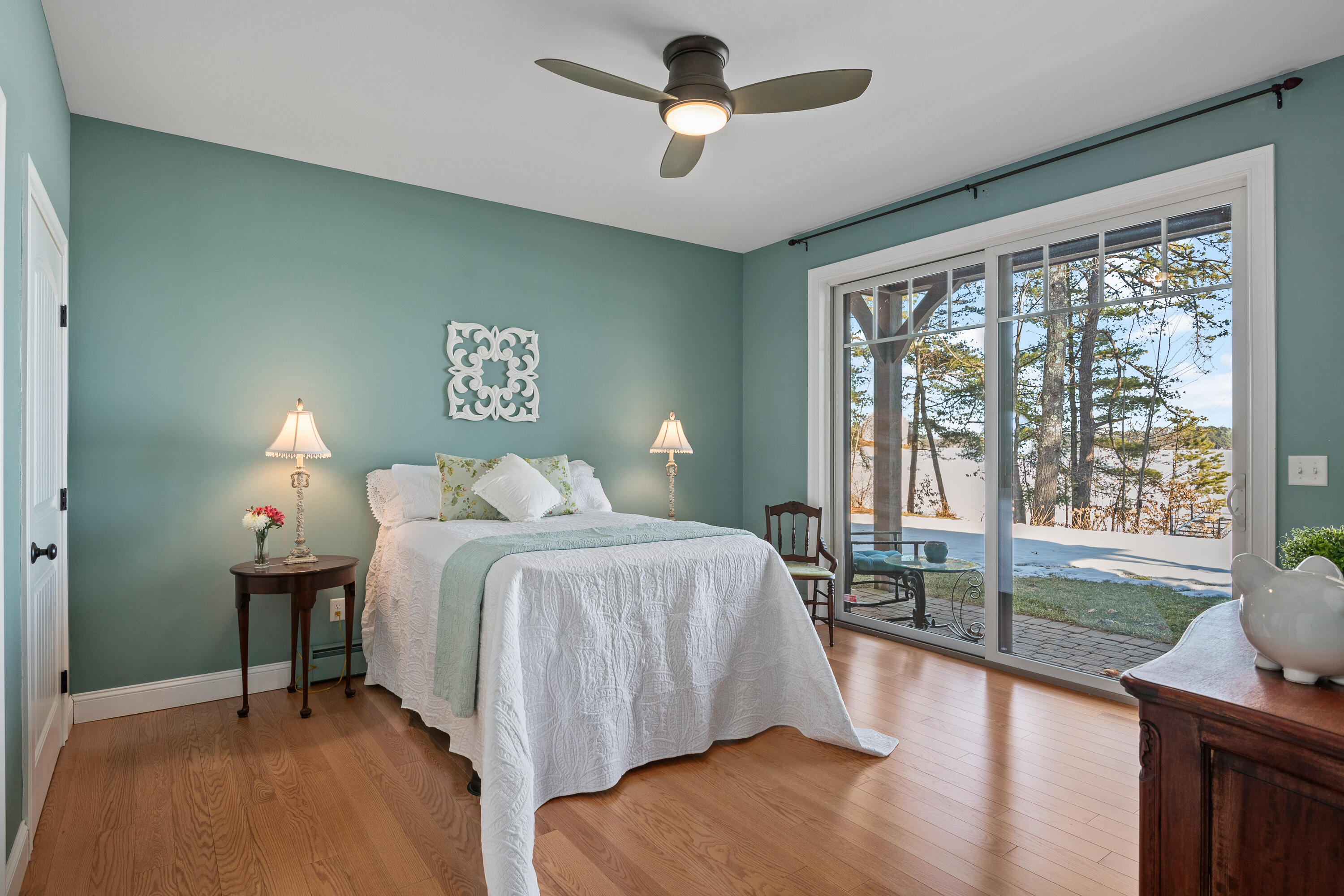 936 W Shore Drive