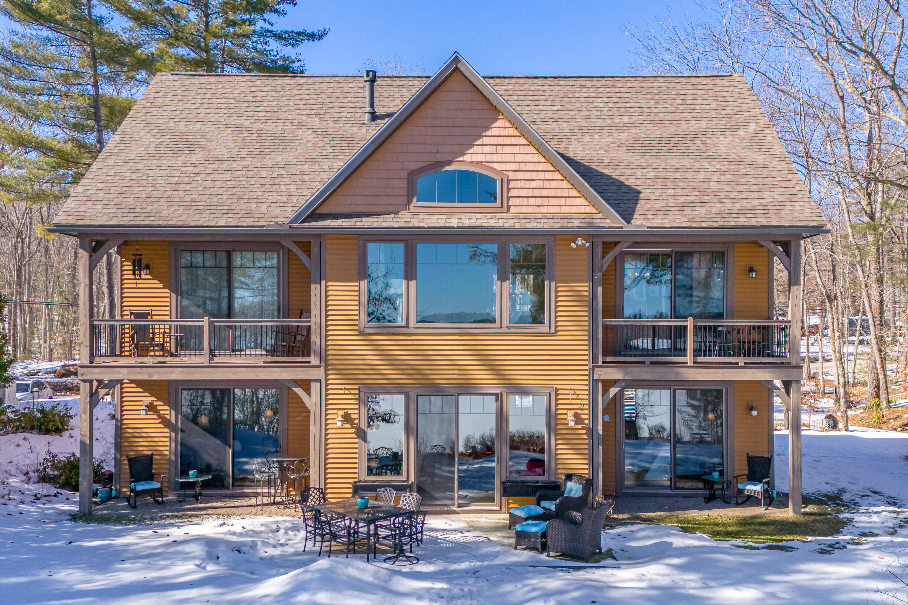 936 W Shore Drive