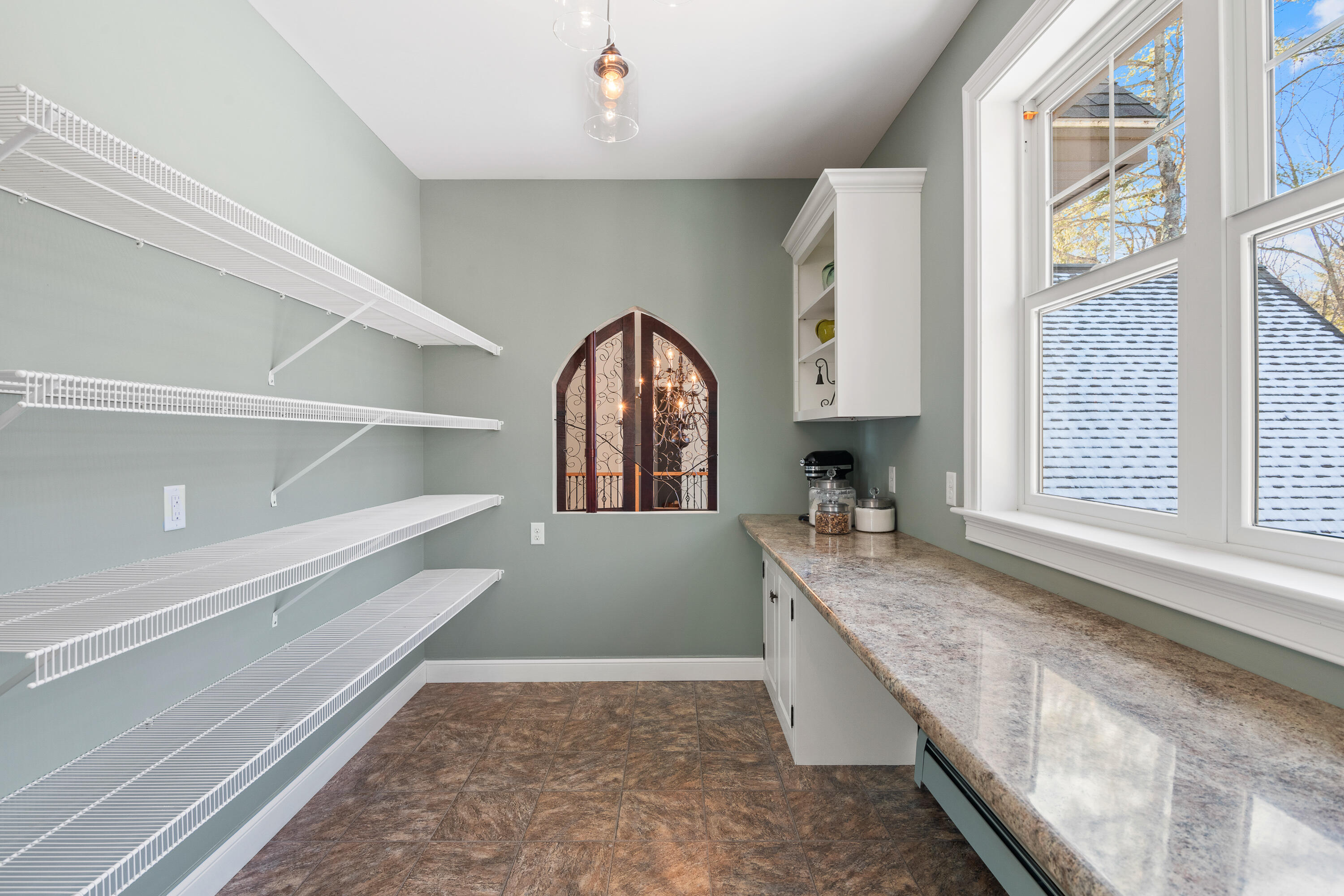 936 W Shore Drive