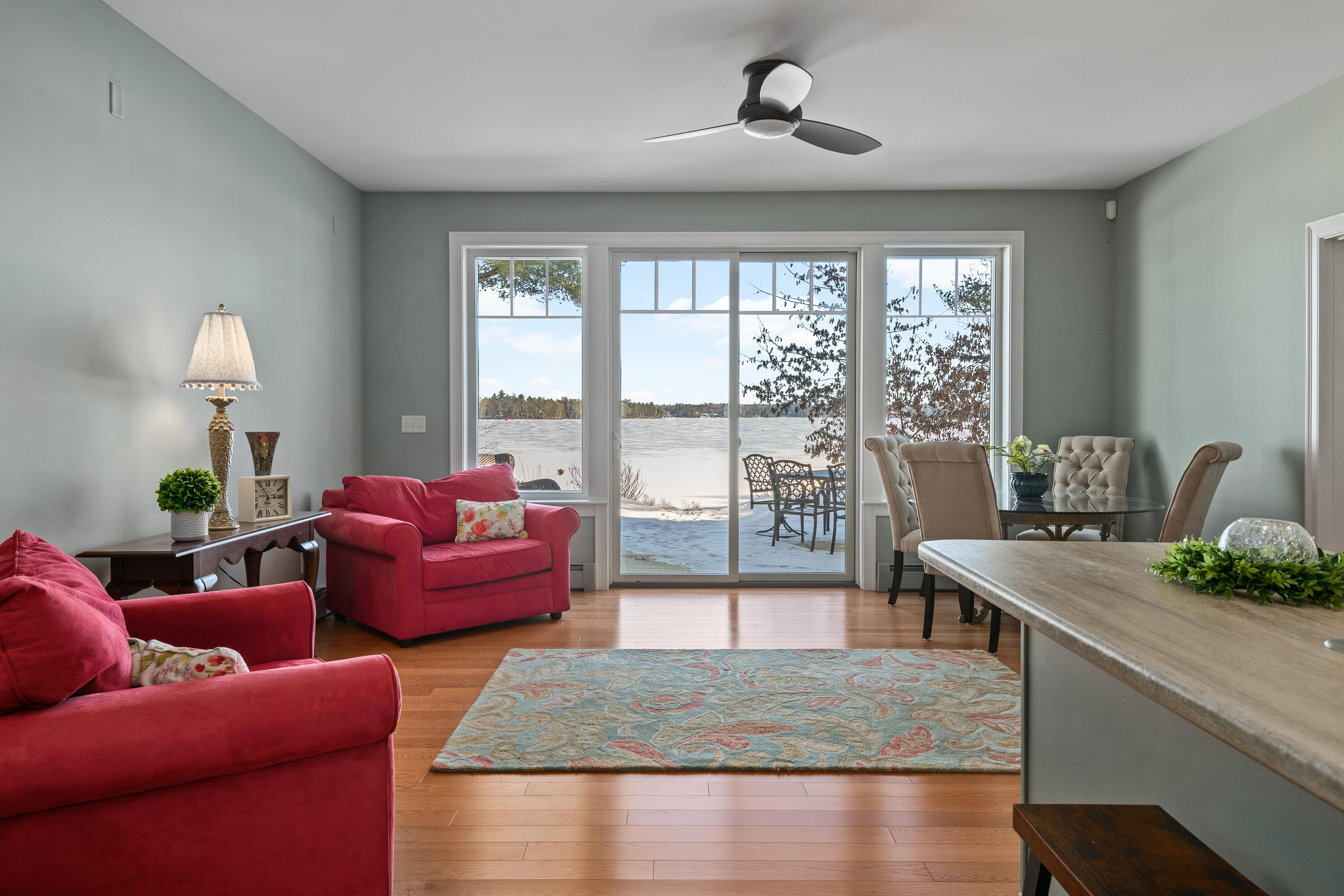 936 W Shore Drive