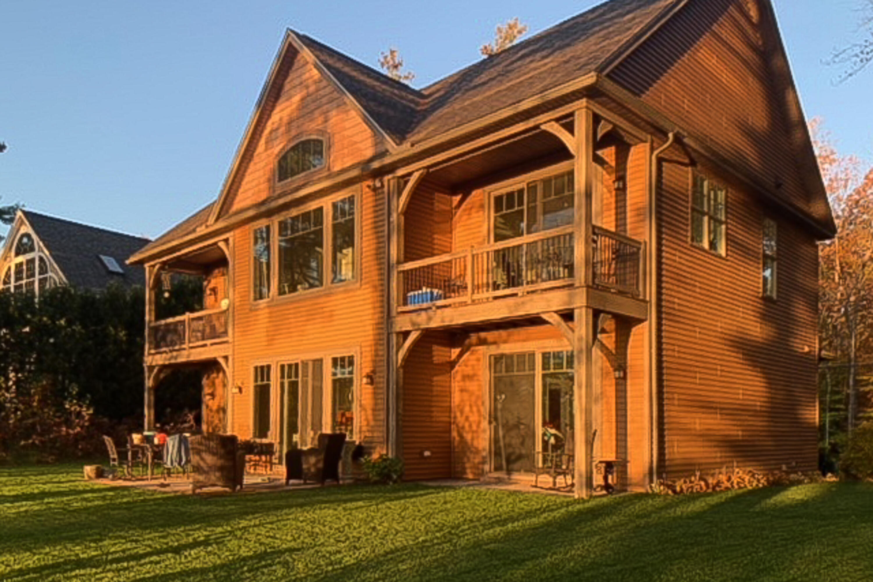 936 W Shore Drive