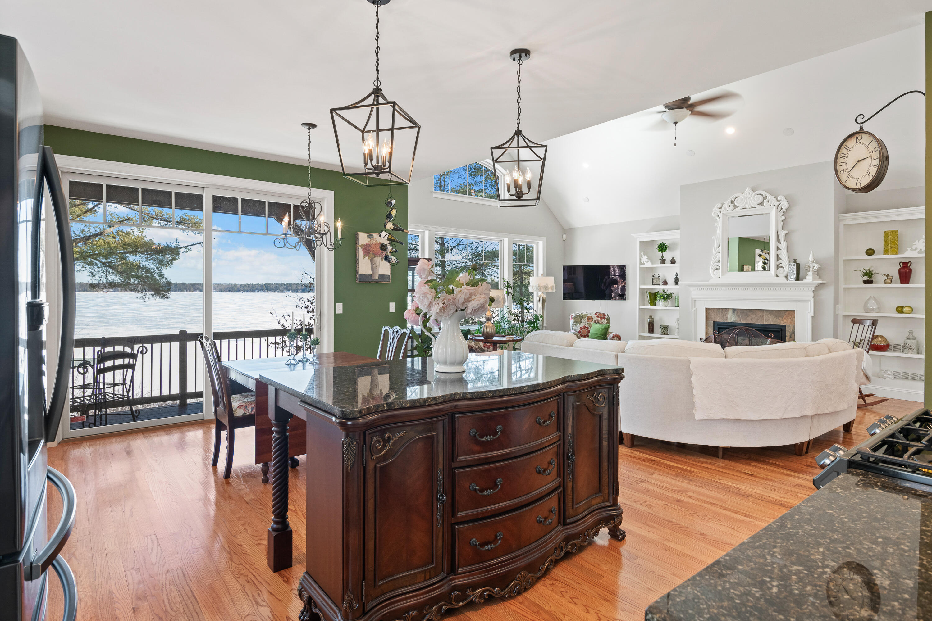 936 W Shore Drive