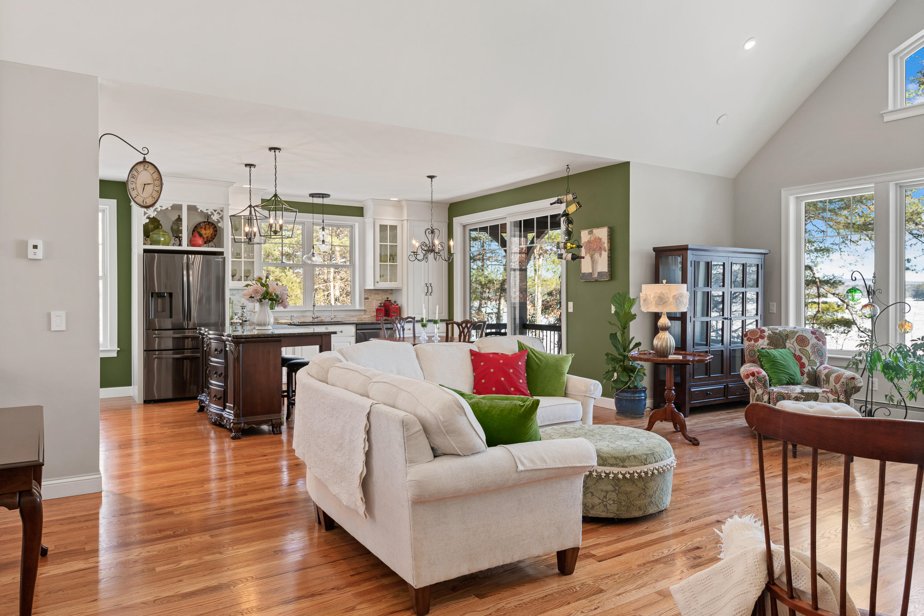 936 W Shore Drive