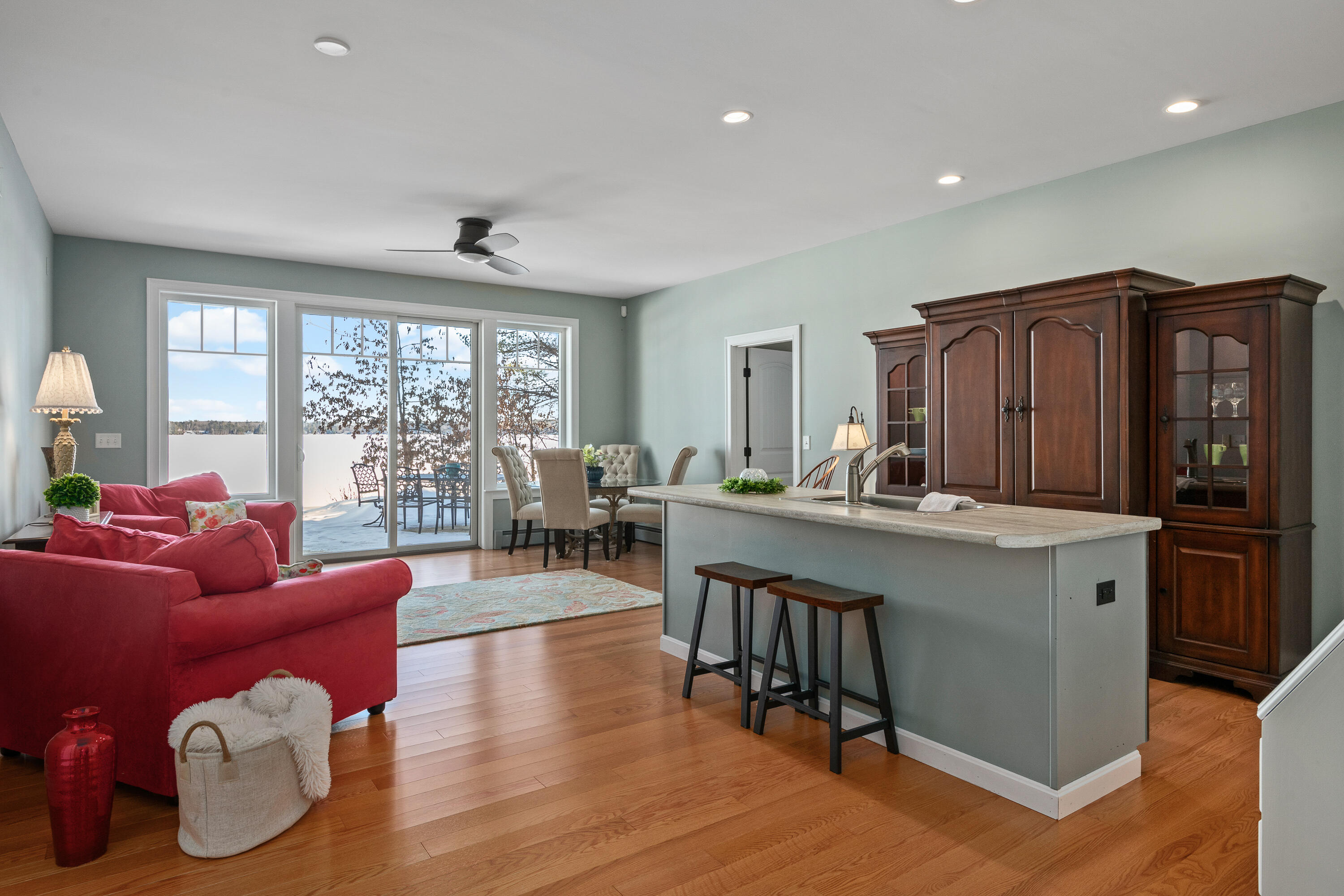 936 W Shore Drive