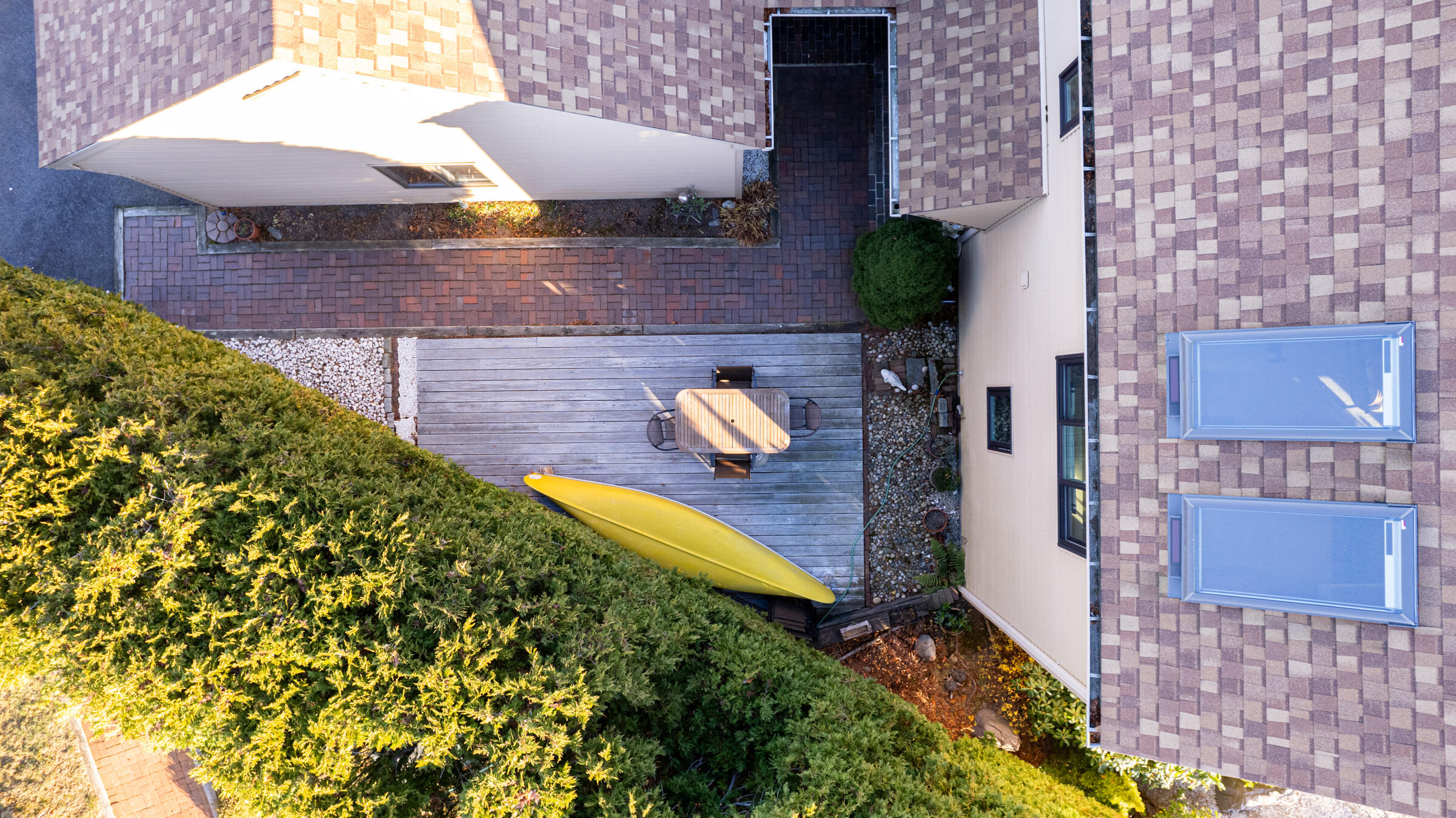 241 Sea Road, 11