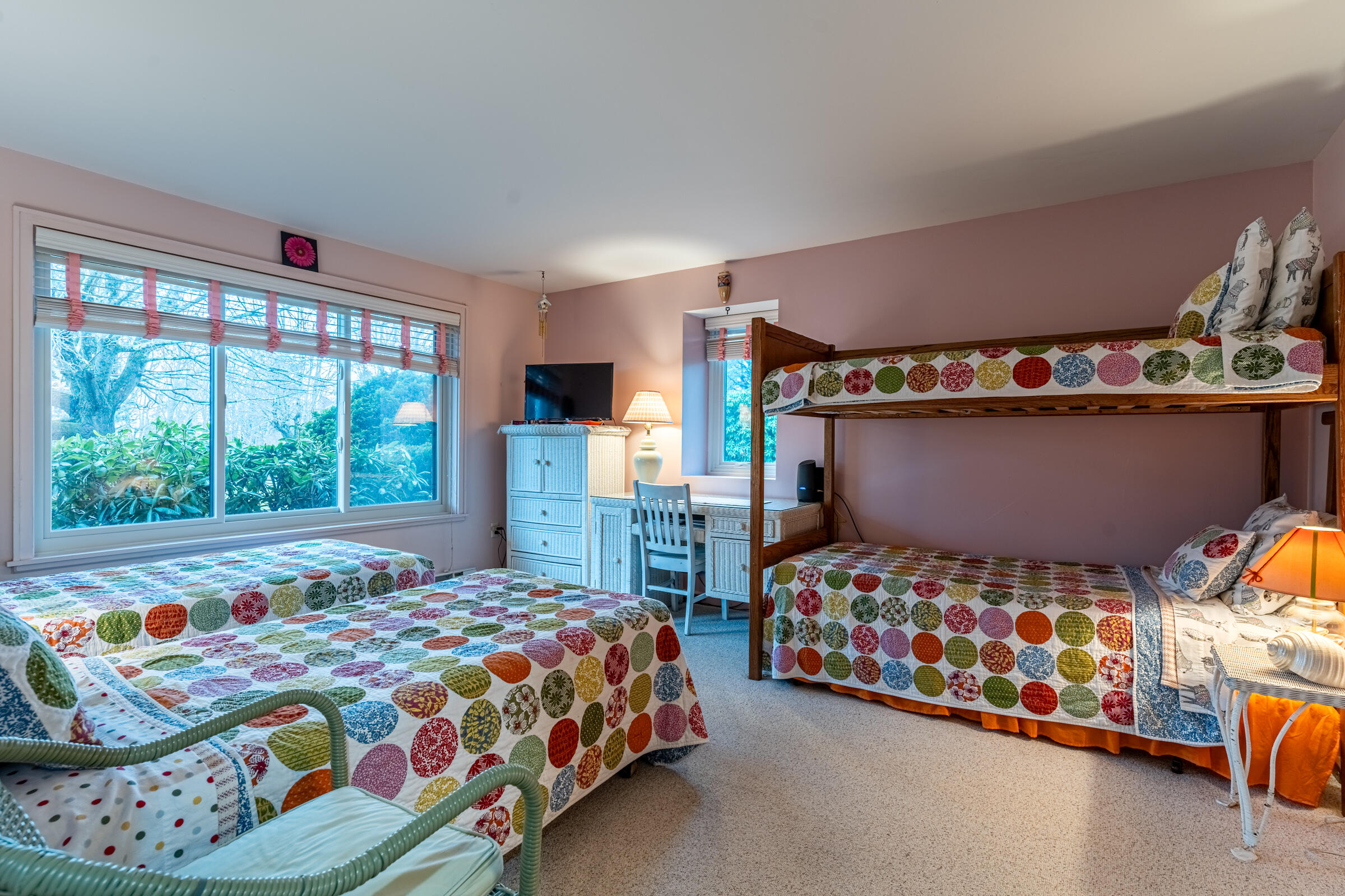 241 Sea Road, 11