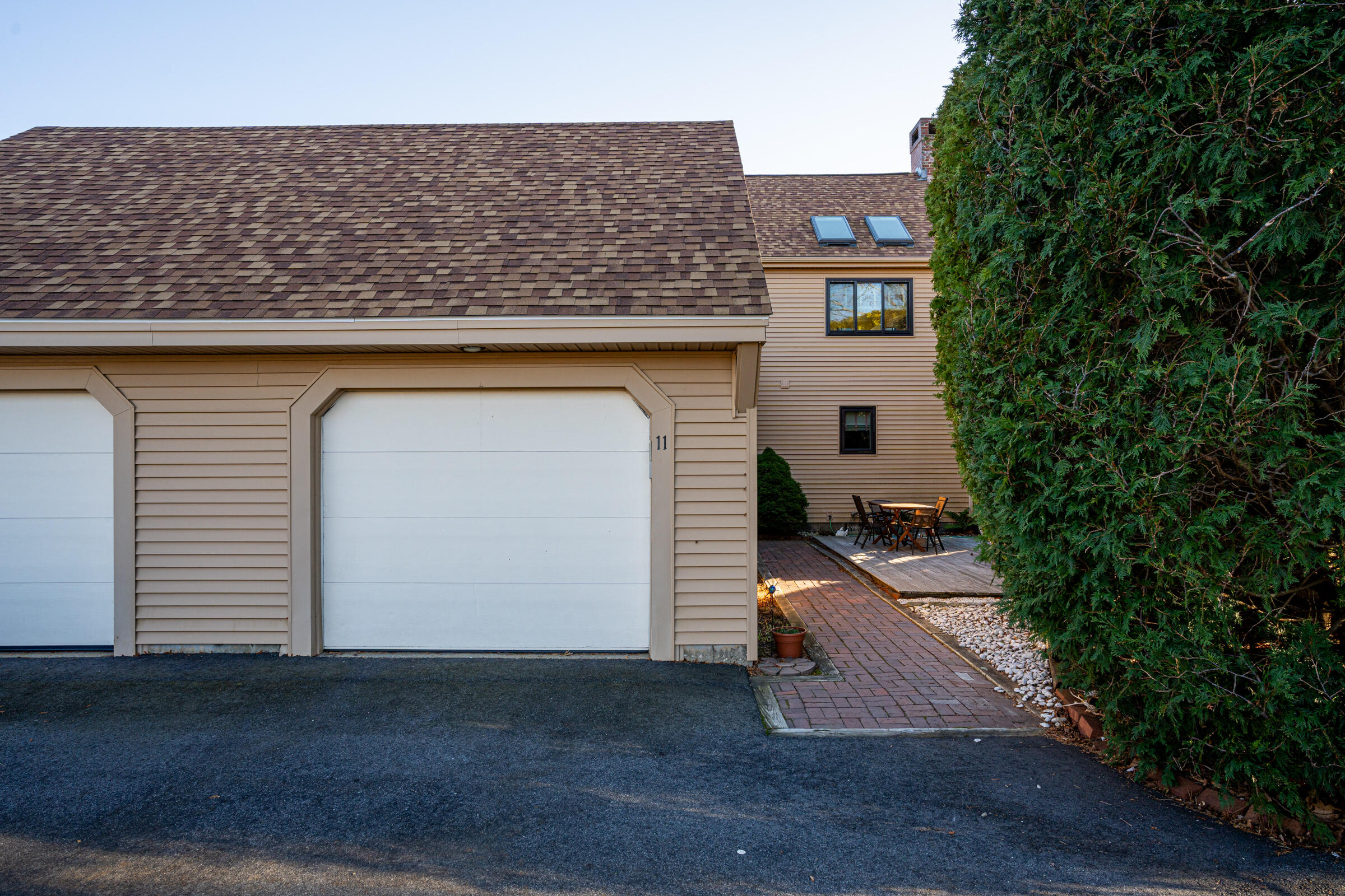 241 Sea Road, 11