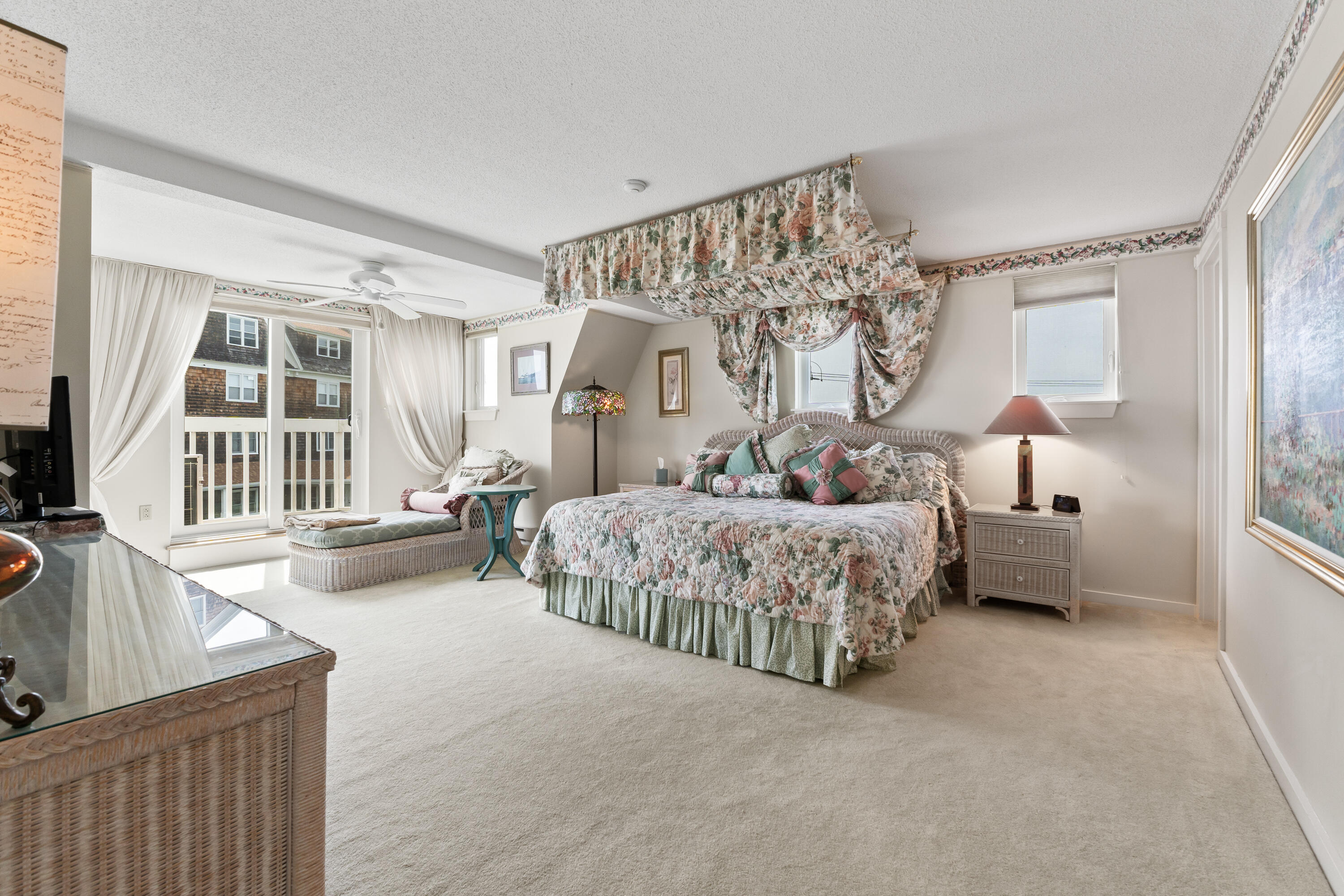143 Beach Avenue, 202