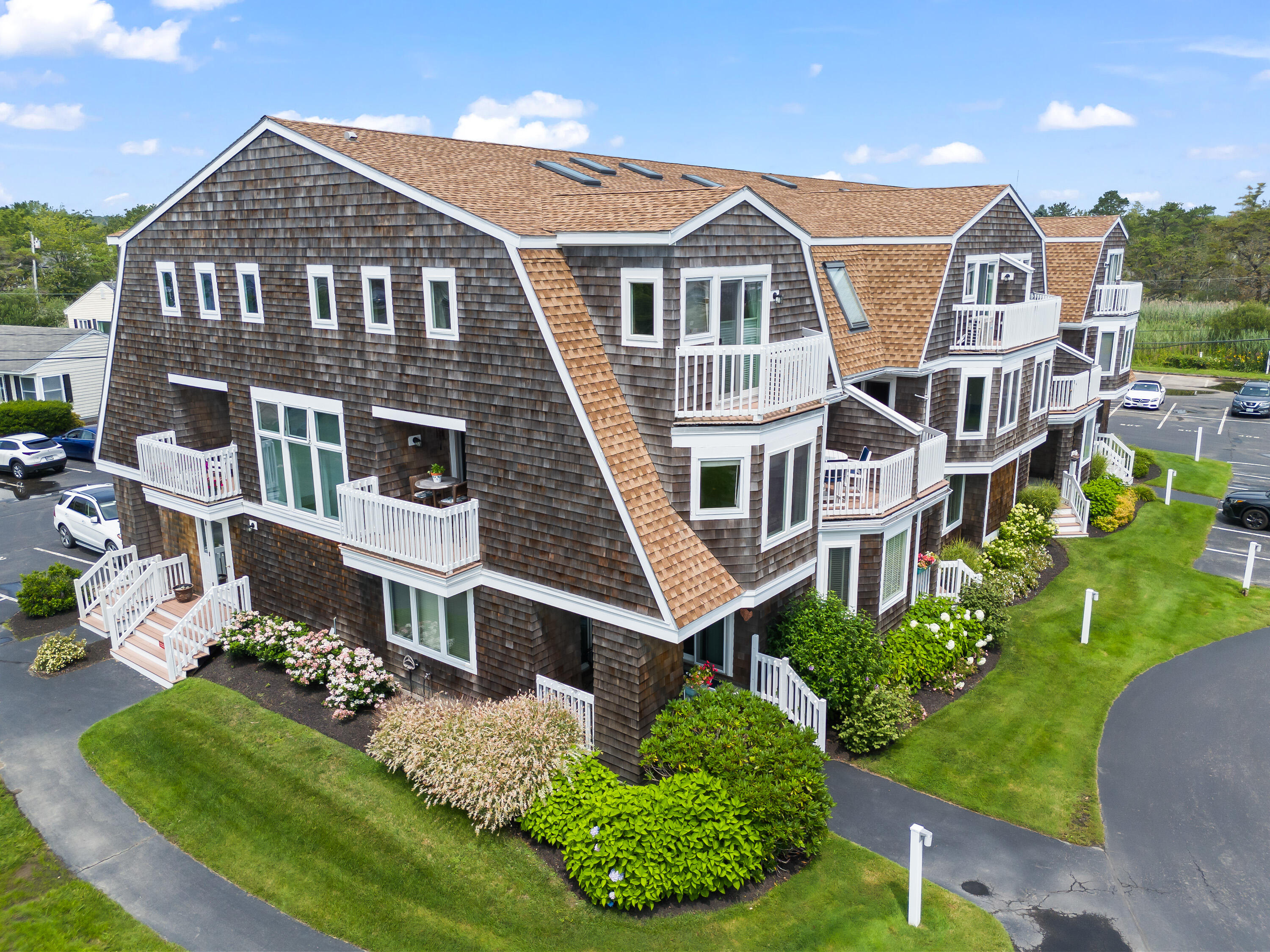 143 Beach Avenue, 202