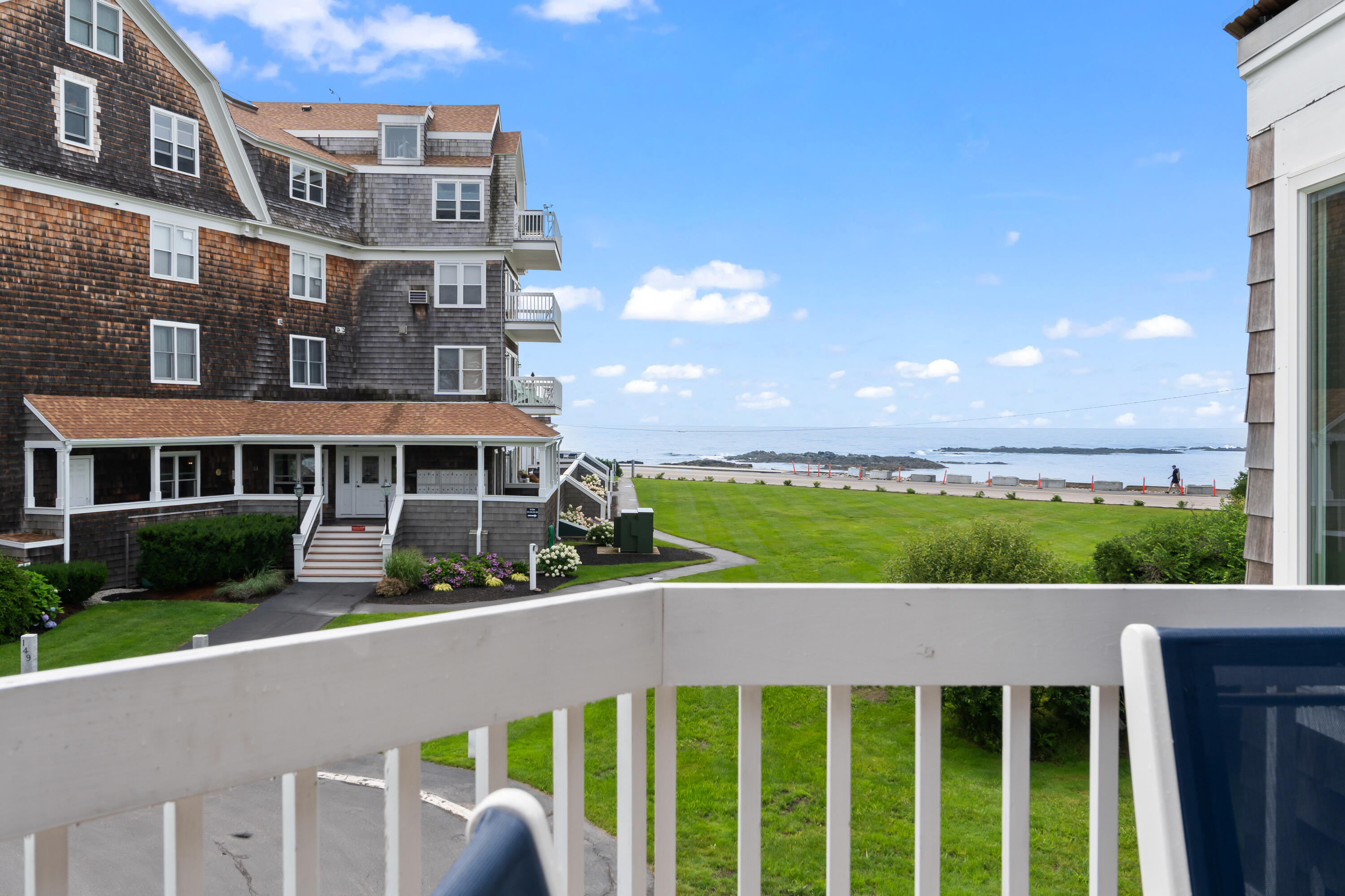 143 Beach Avenue, 202