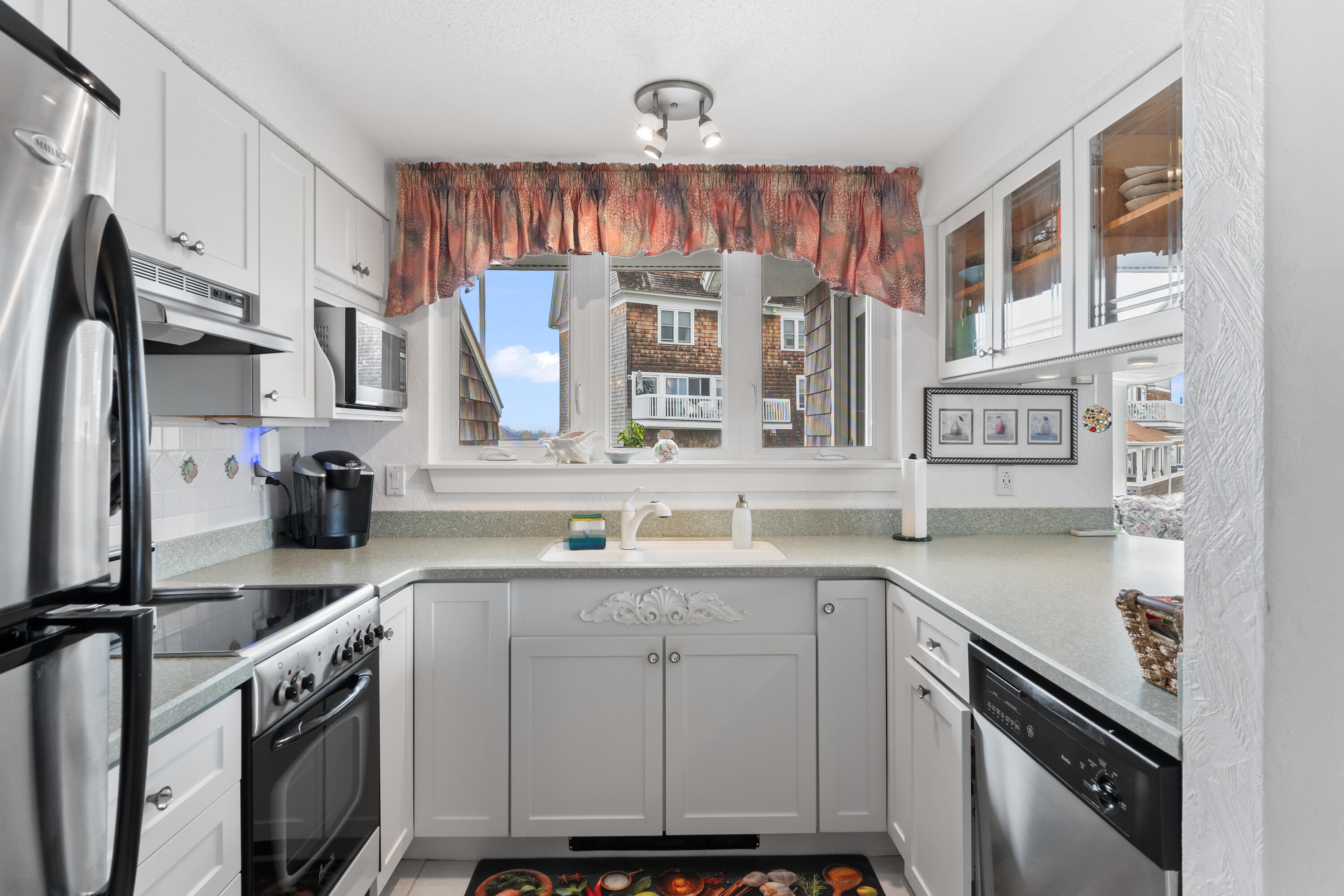 143 Beach Avenue, 202