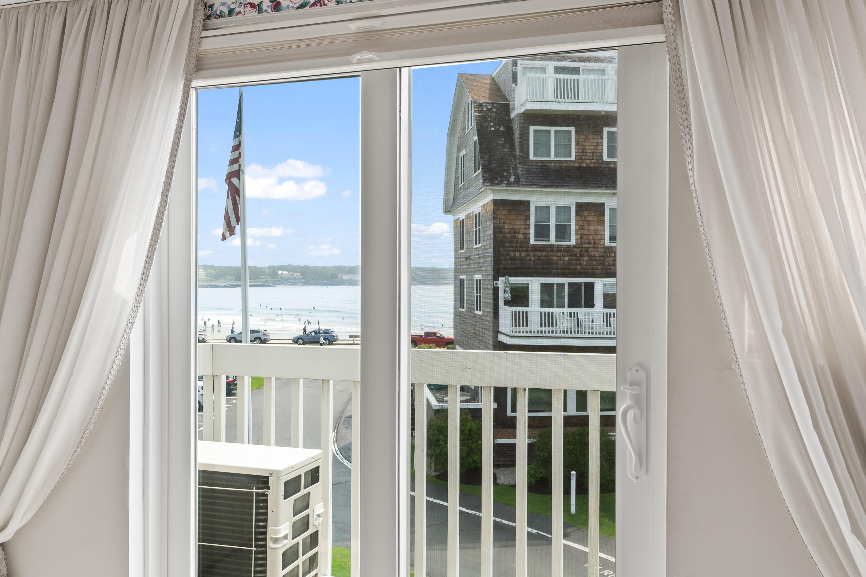 143 Beach Avenue, 202