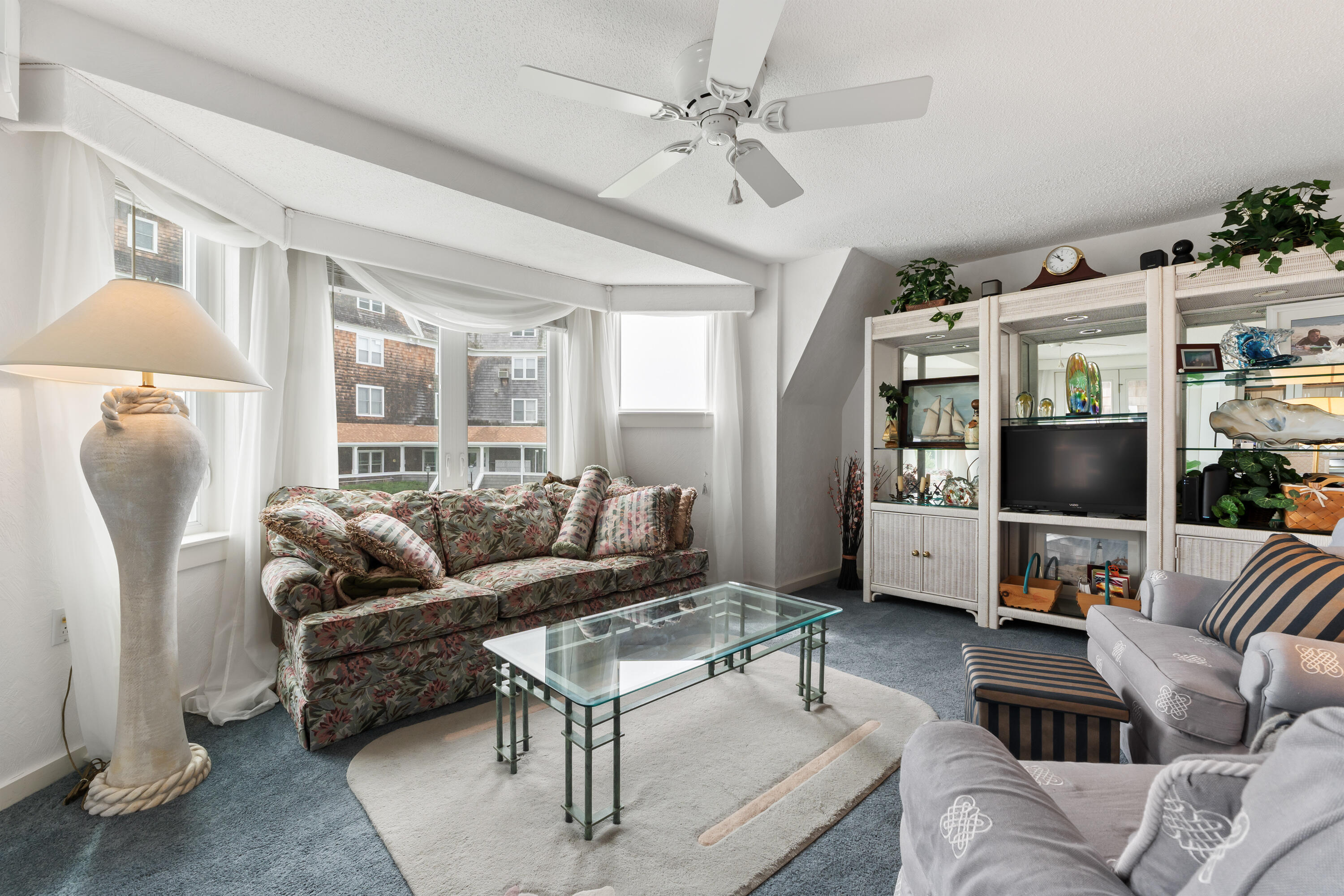 143 Beach Avenue, 202