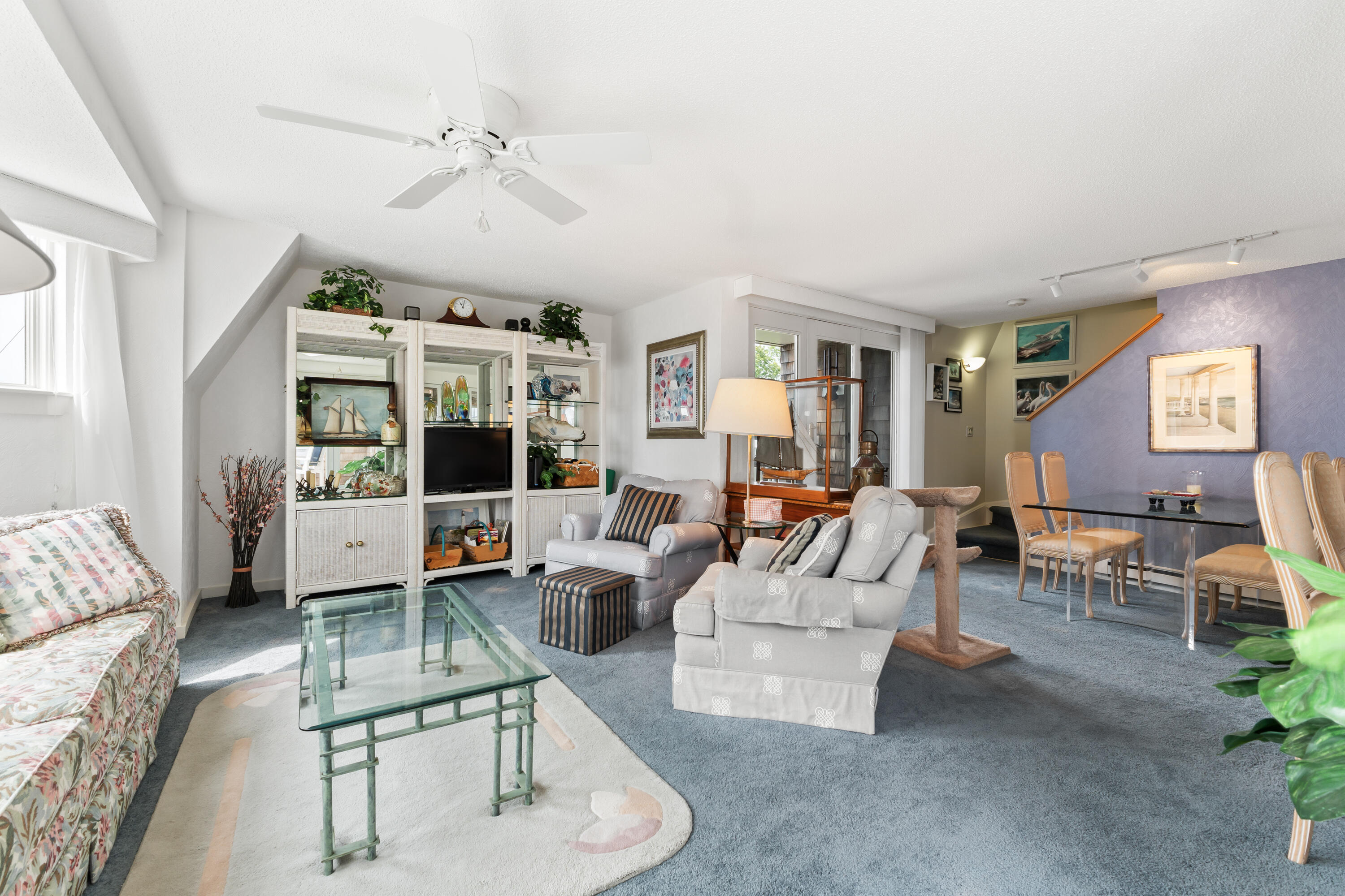 143 Beach Avenue, 202