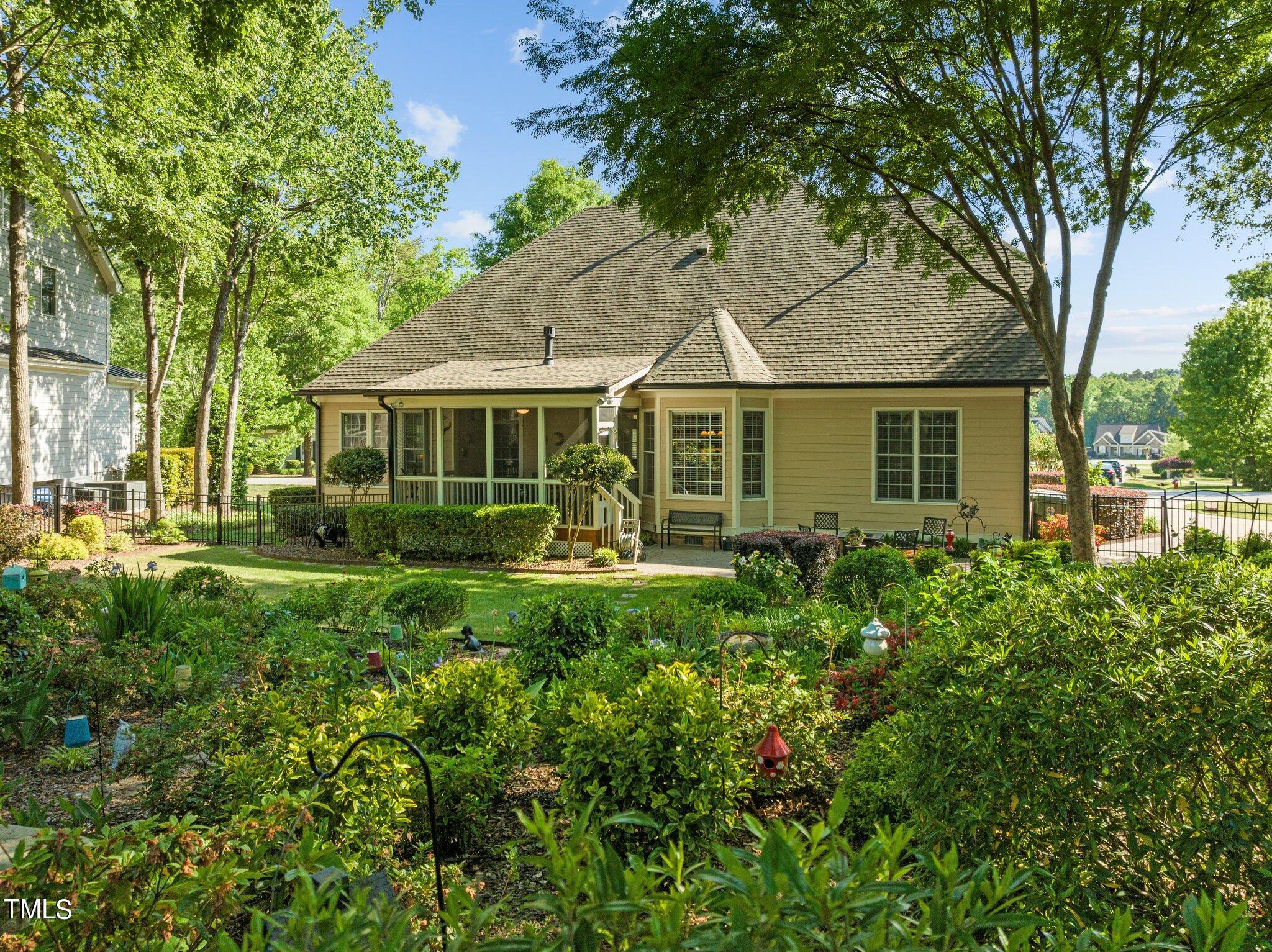 7321 Capulin Crest Drive