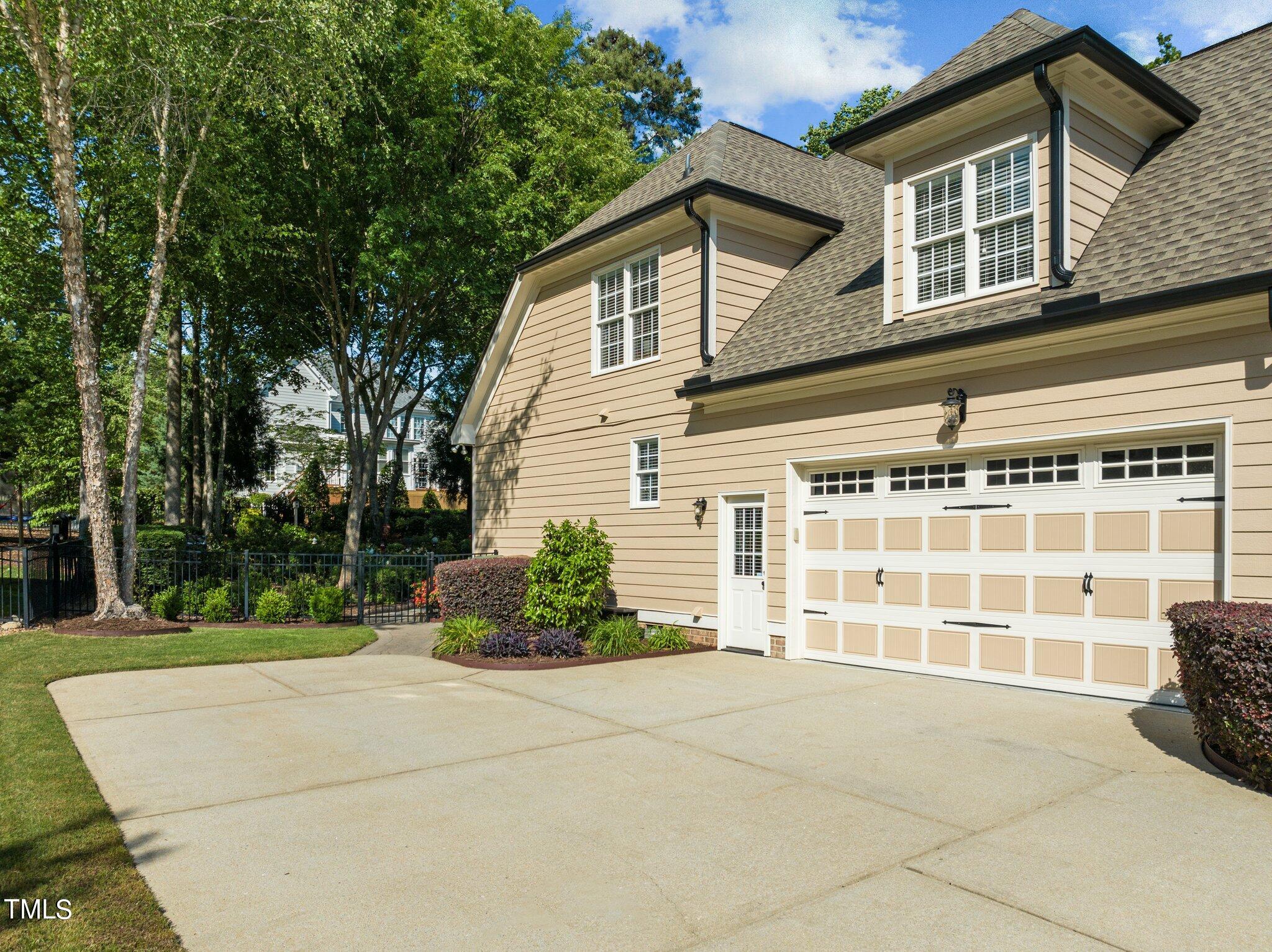 7321 Capulin Crest Drive