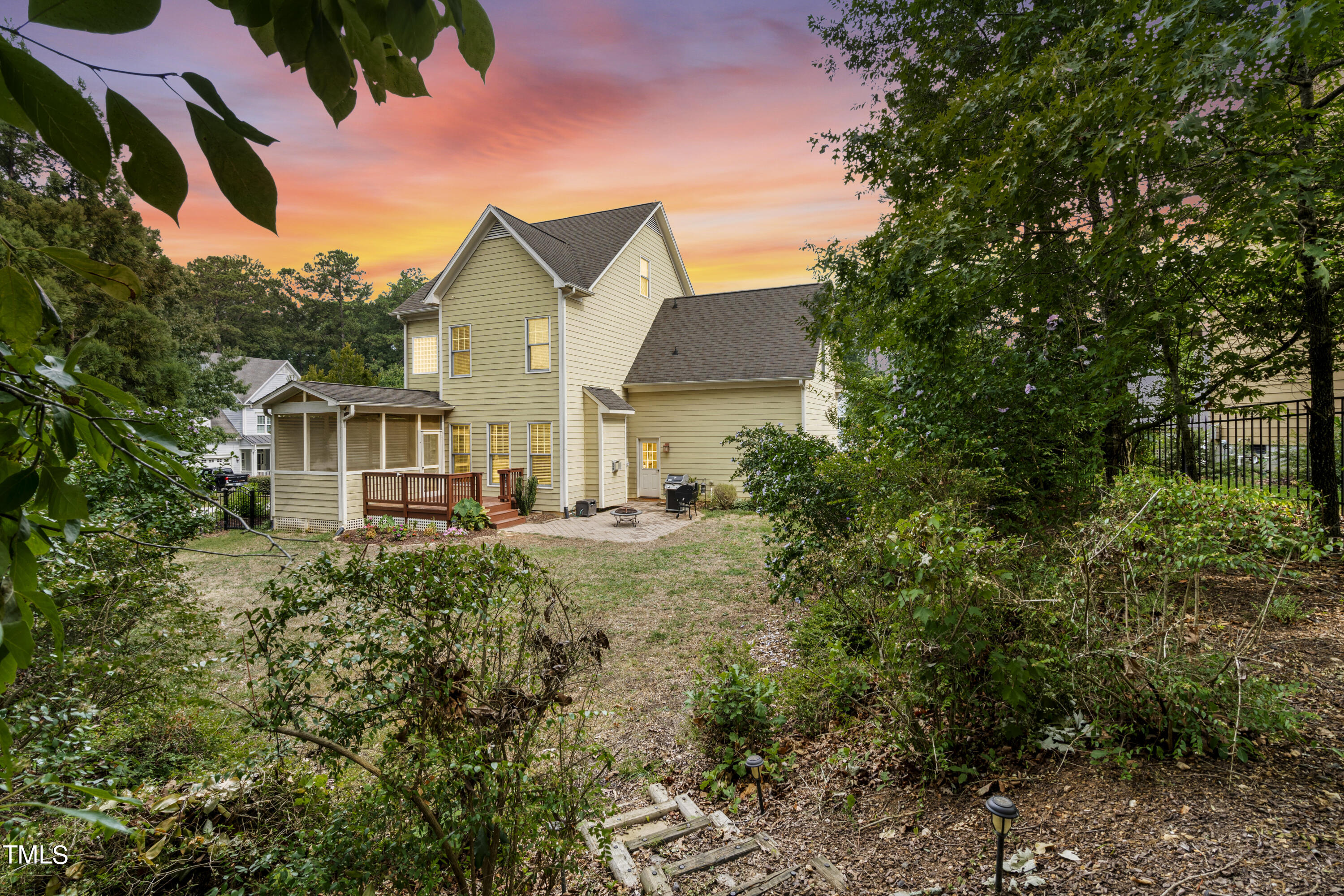 4300 Windsong Circle