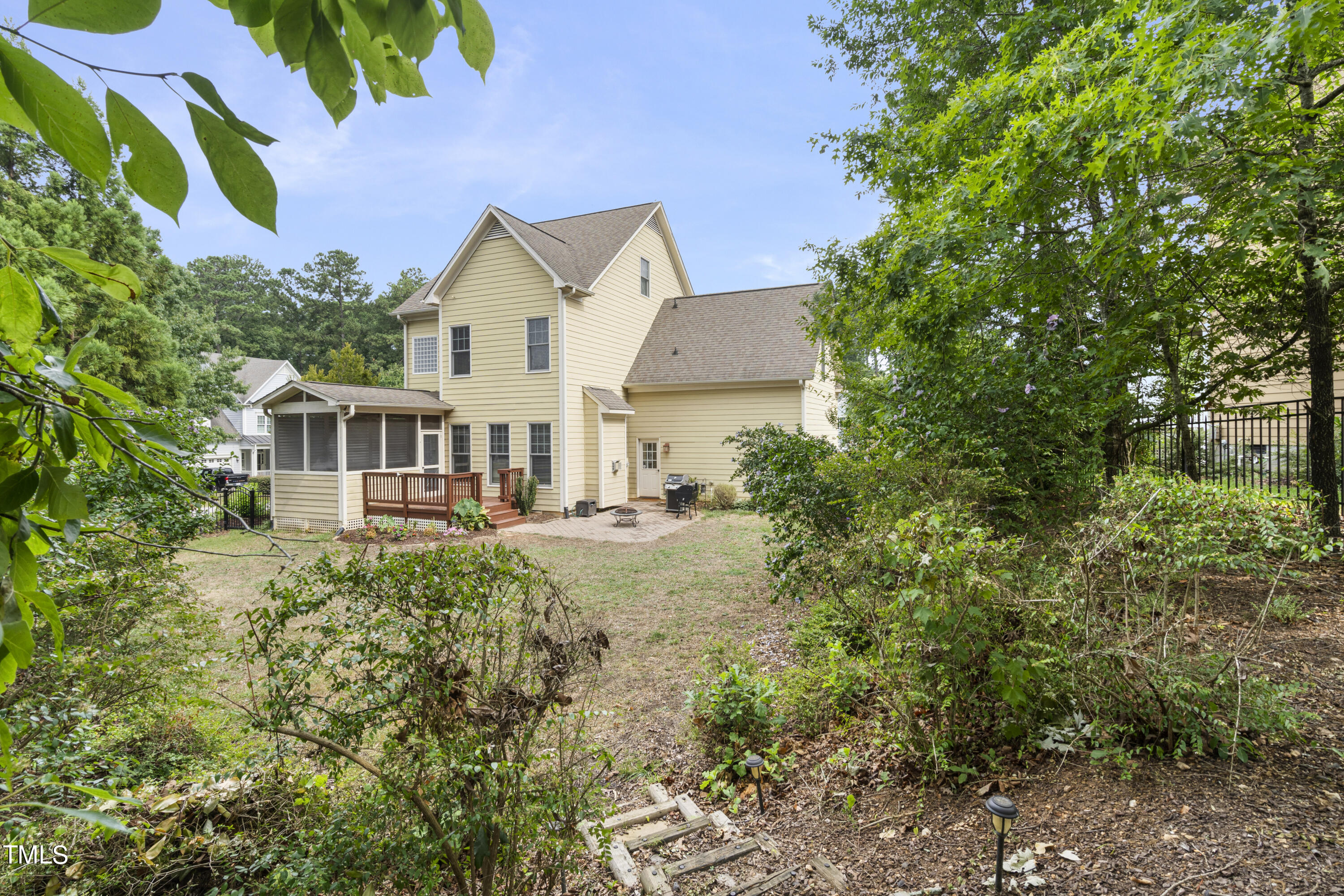 4300 Windsong Circle