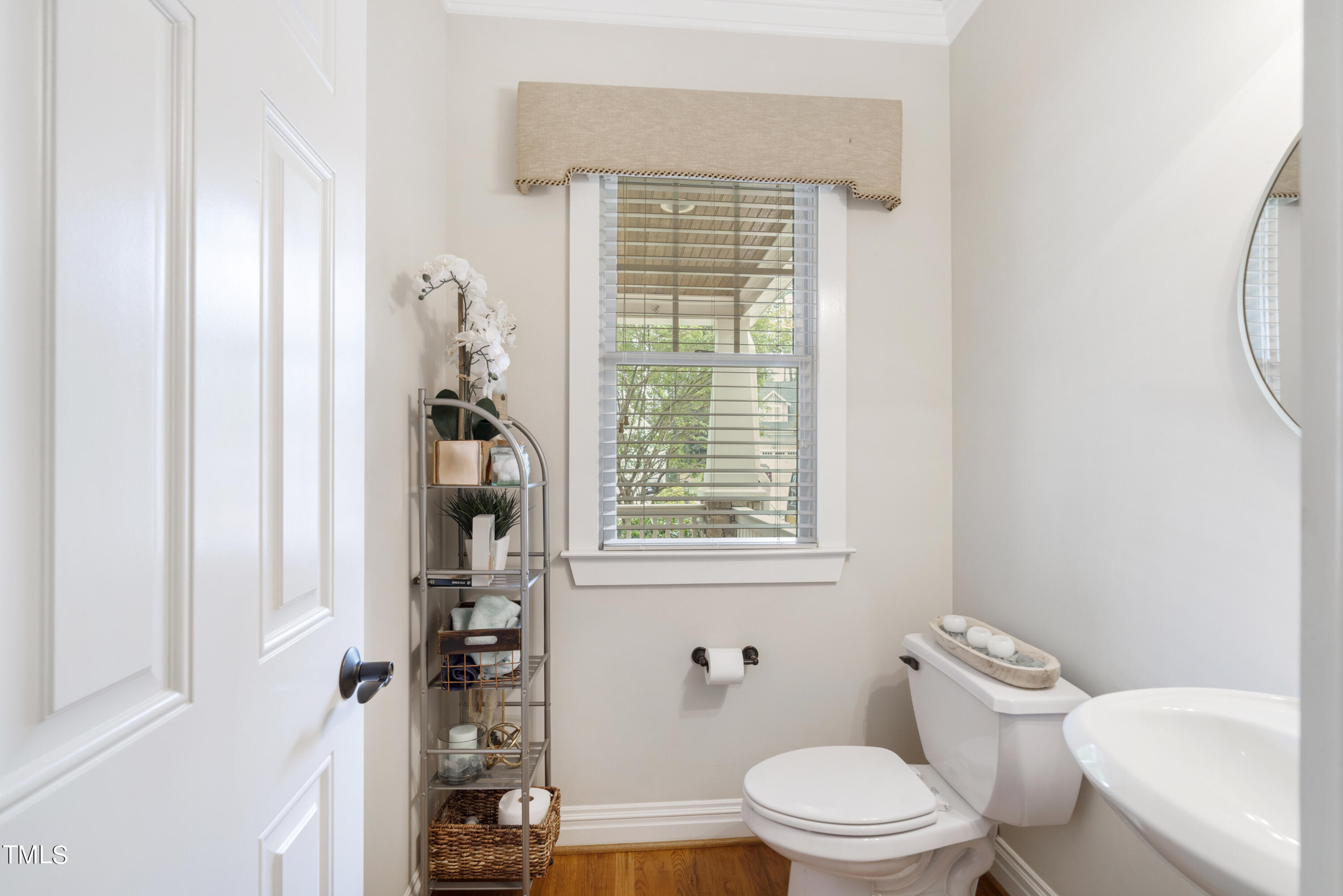 4300 Windsong Circle