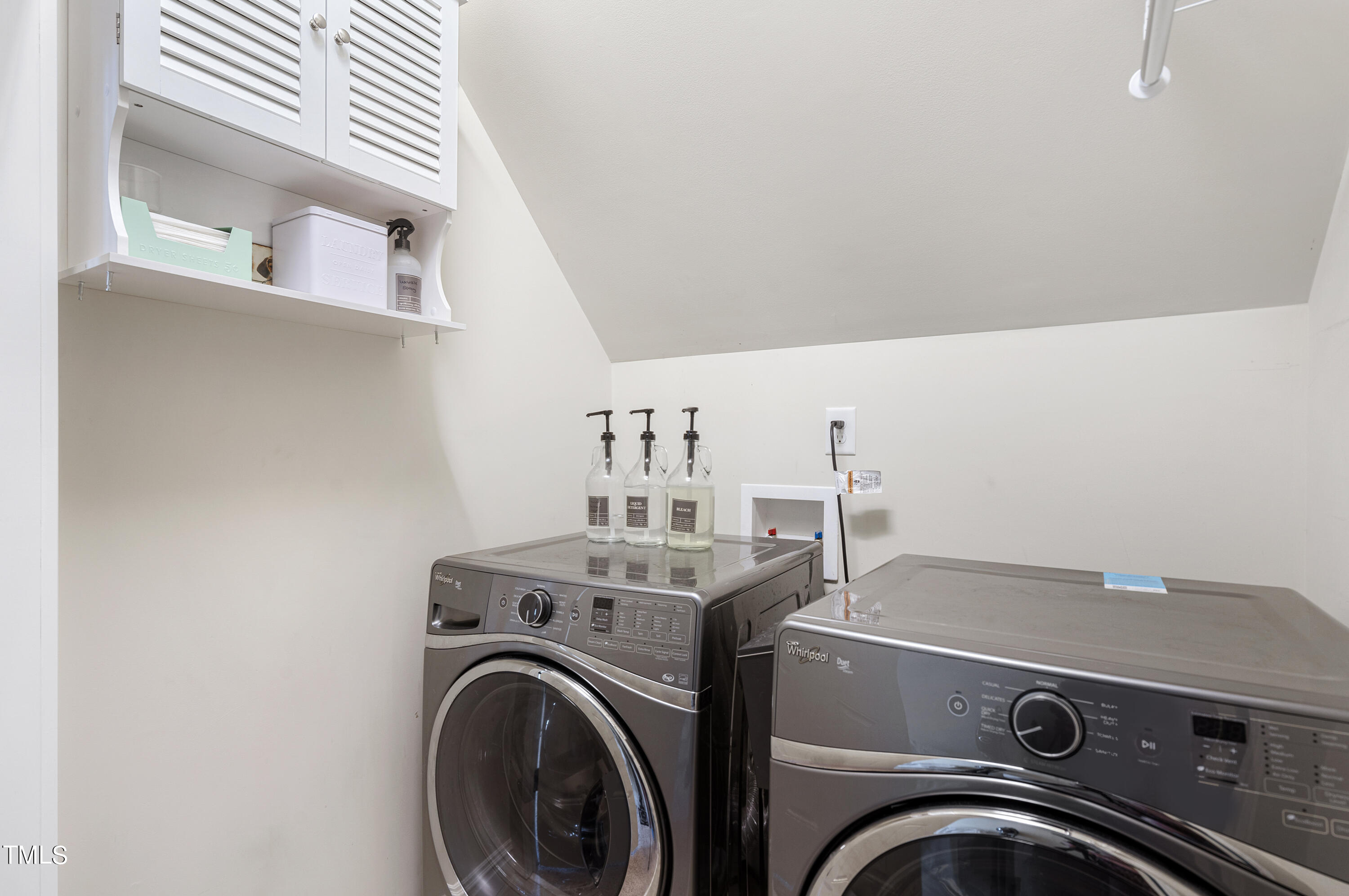 4300 Windsong Circle