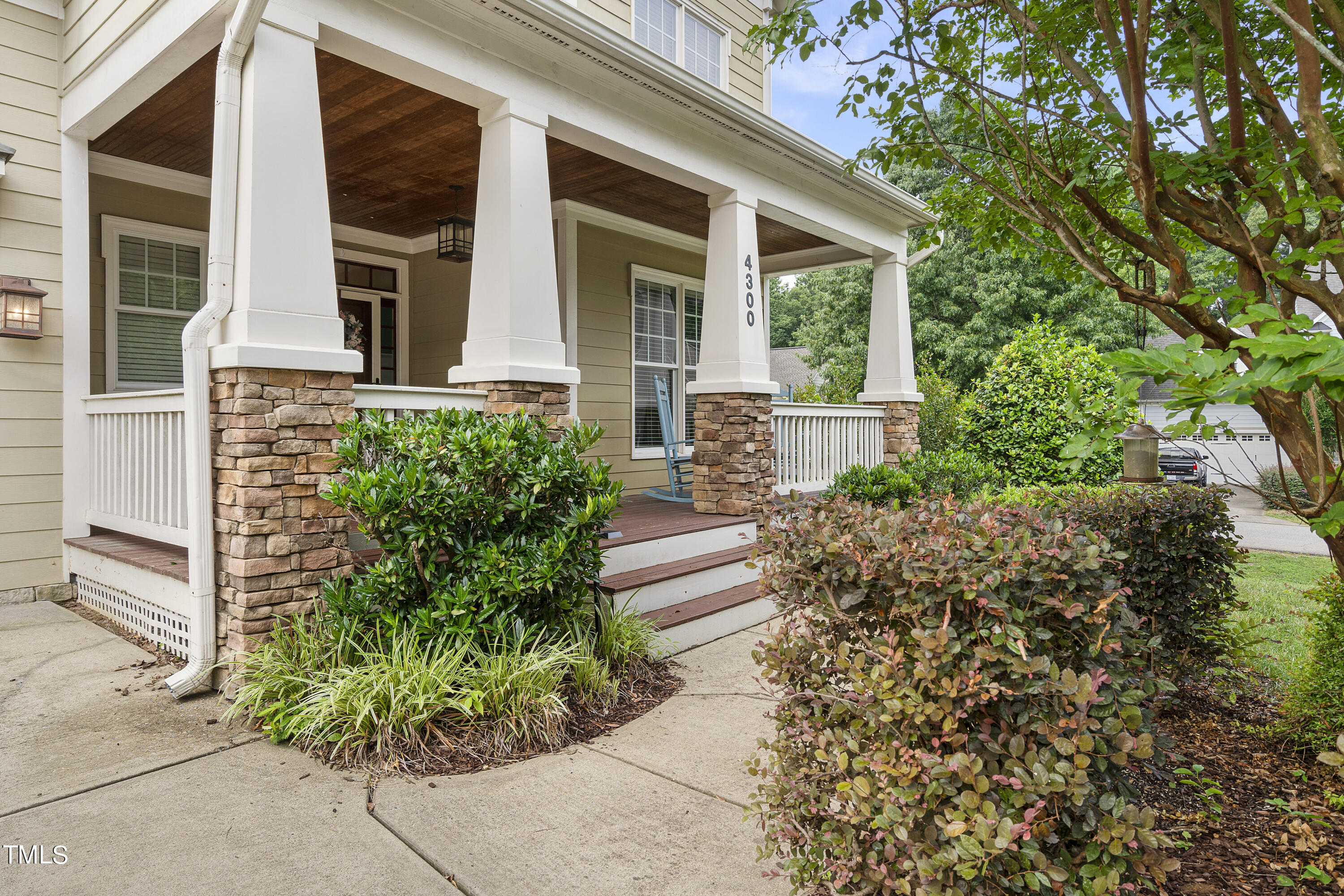 4300 Windsong Circle