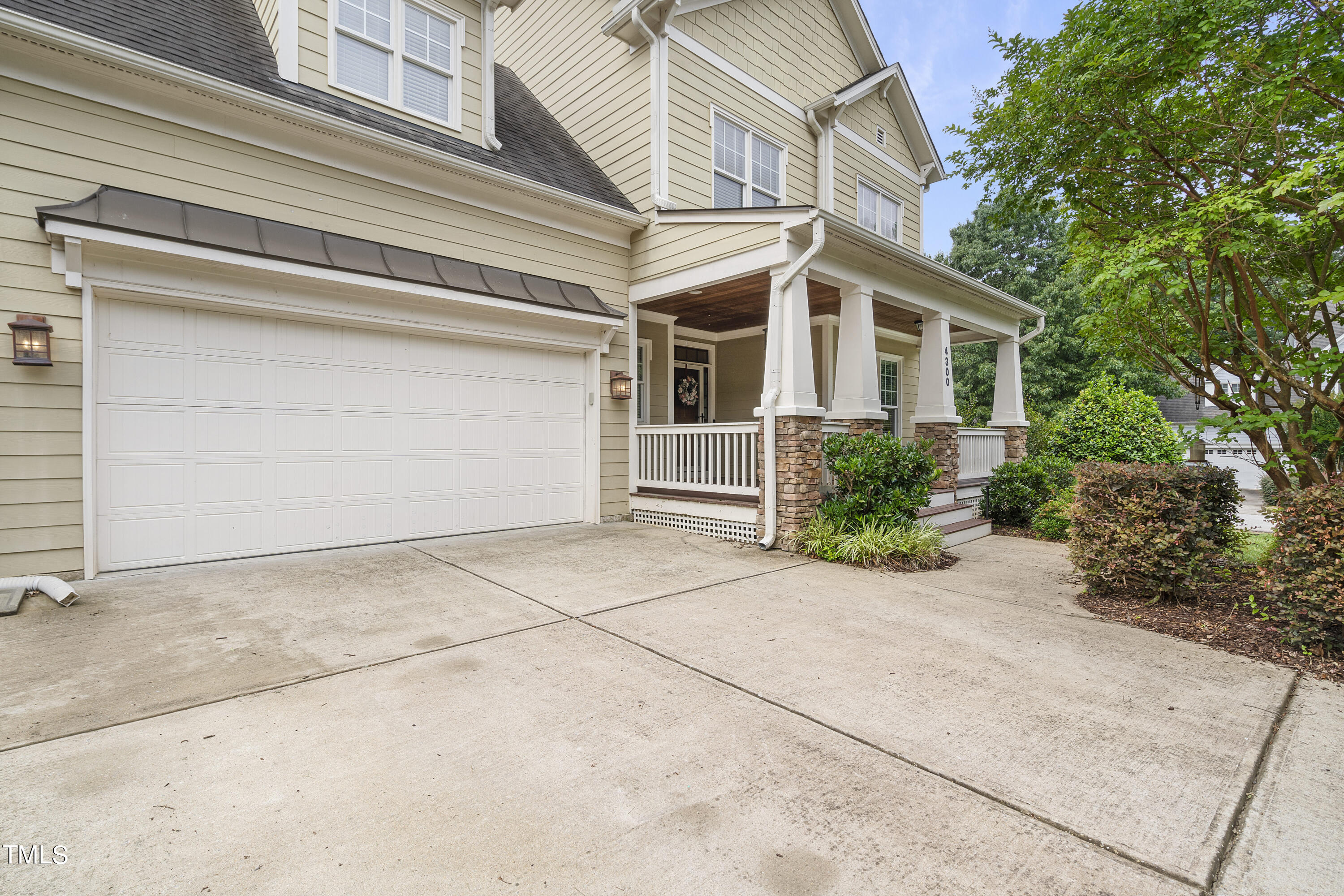 4300 Windsong Circle