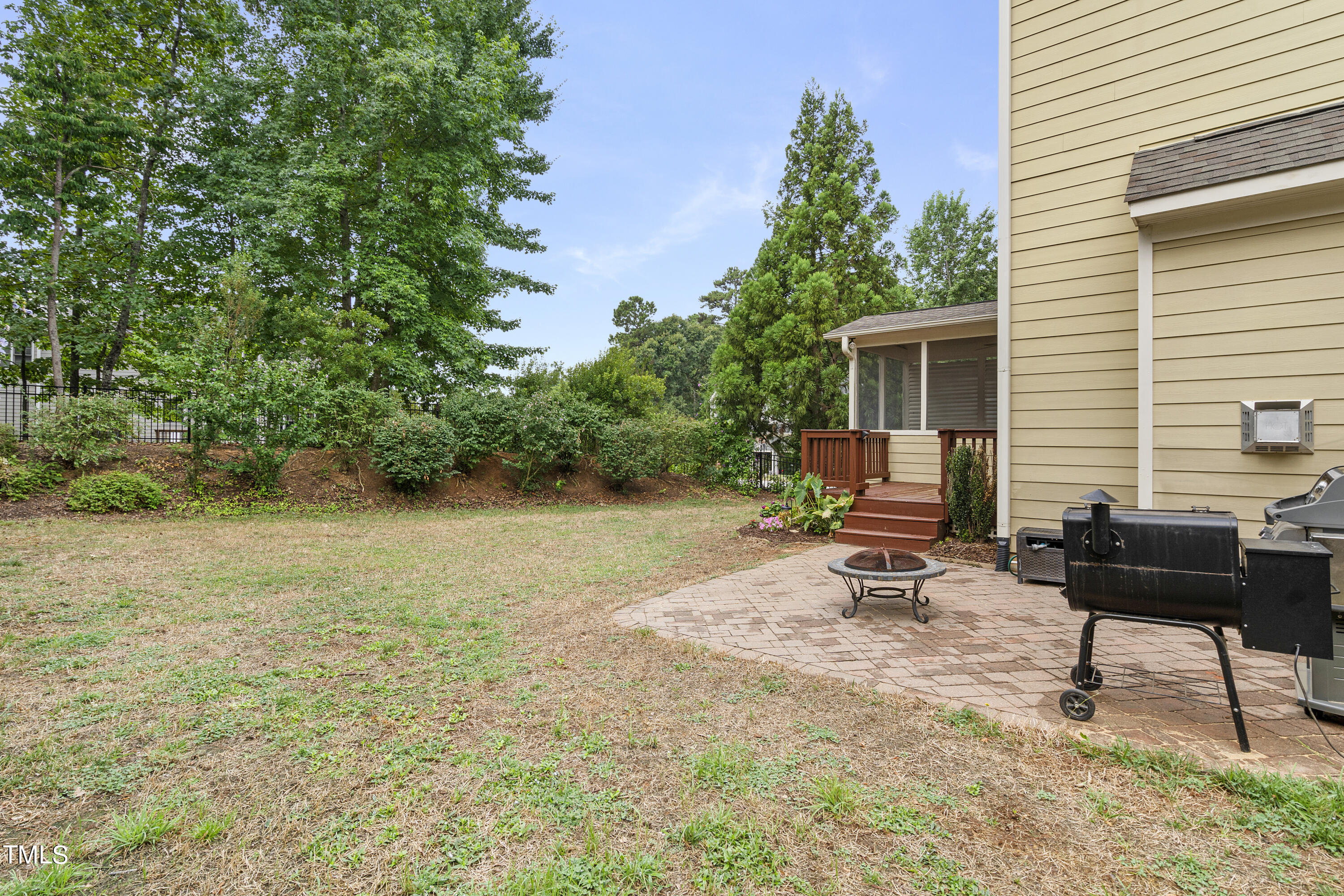 4300 Windsong Circle