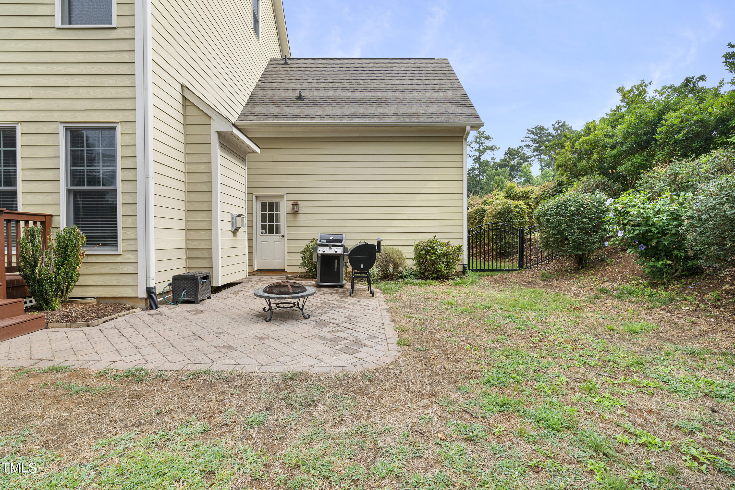 4300 Windsong Circle