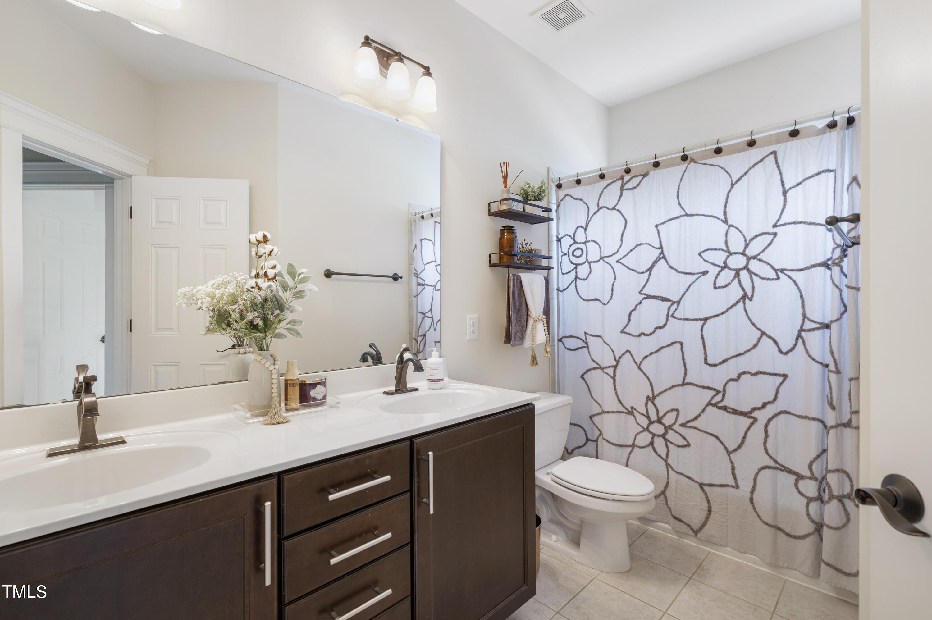 4300 Windsong Circle