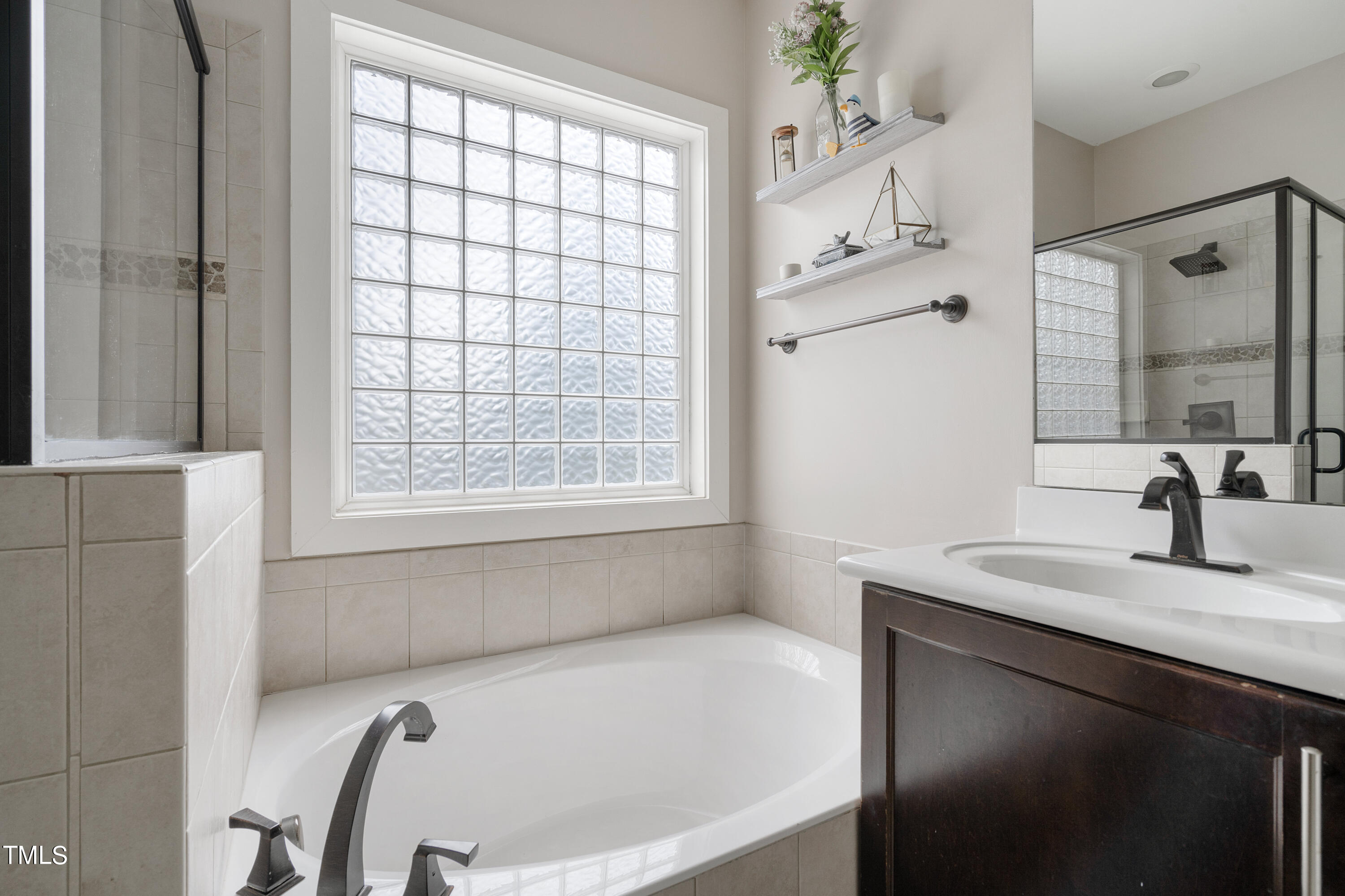 4300 Windsong Circle